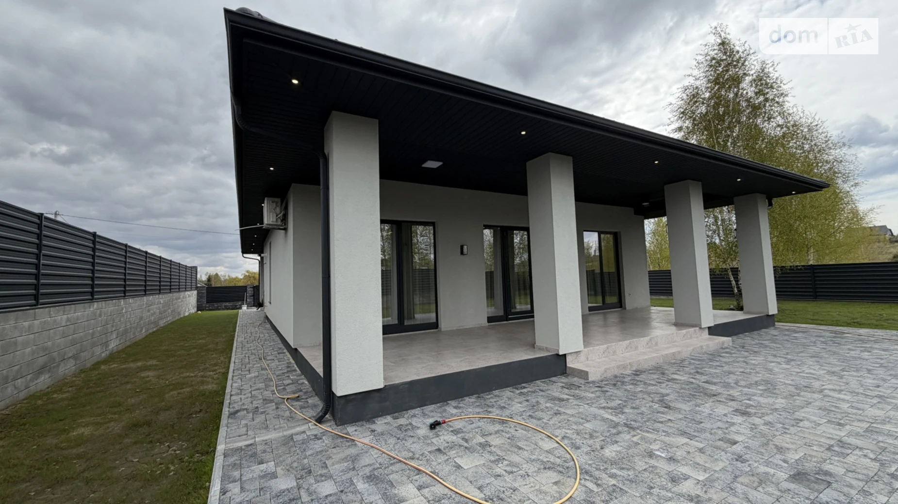 Продается одноэтажный дом 135 кв. м с баней/сауной, цена: 220000 $ - фото 2