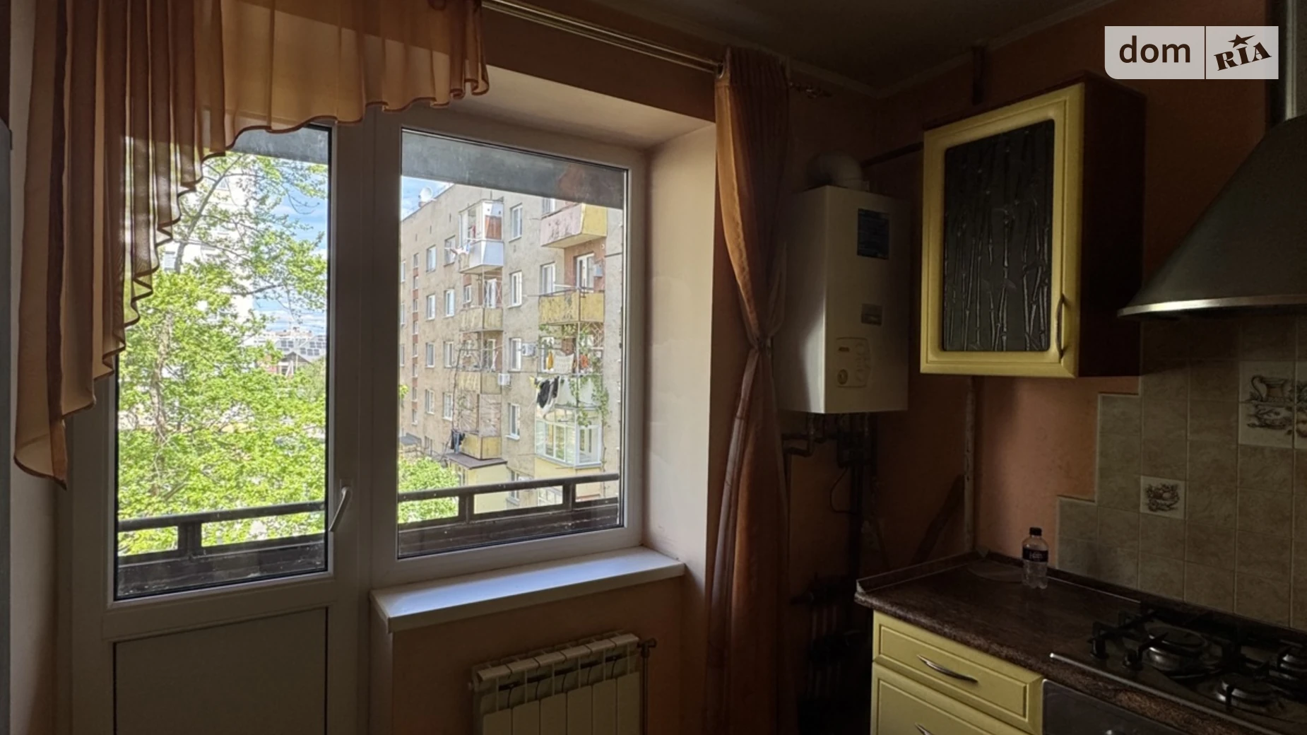 Продается 3-комнатная квартира 67.6 кв. м в Ужгороде, ул. Грушевского, 64 - фото 2