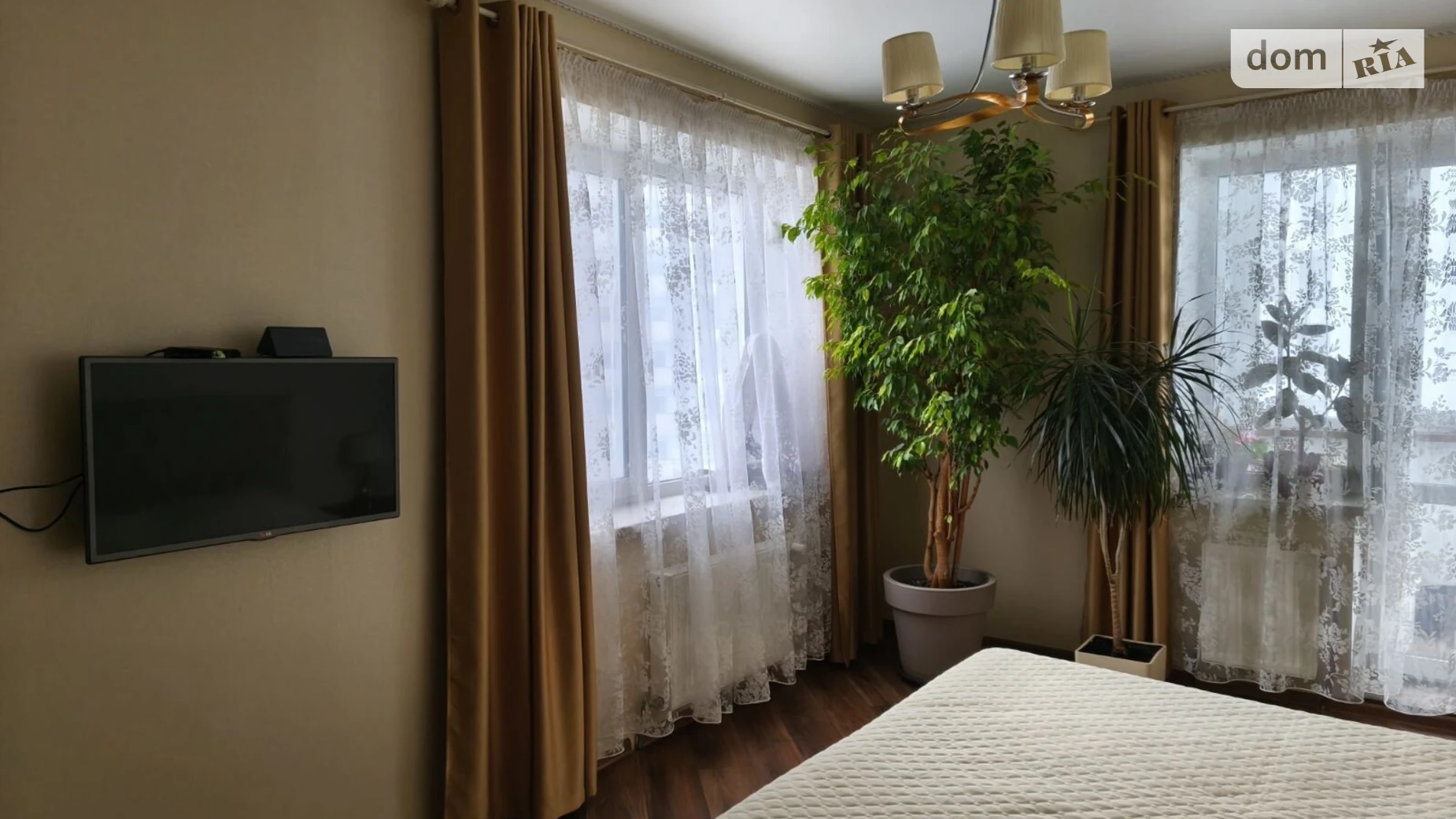 Продается 2-комнатная квартира 82 кв. м в Черкассах, ул. Жужомы Сержанта - фото 2
