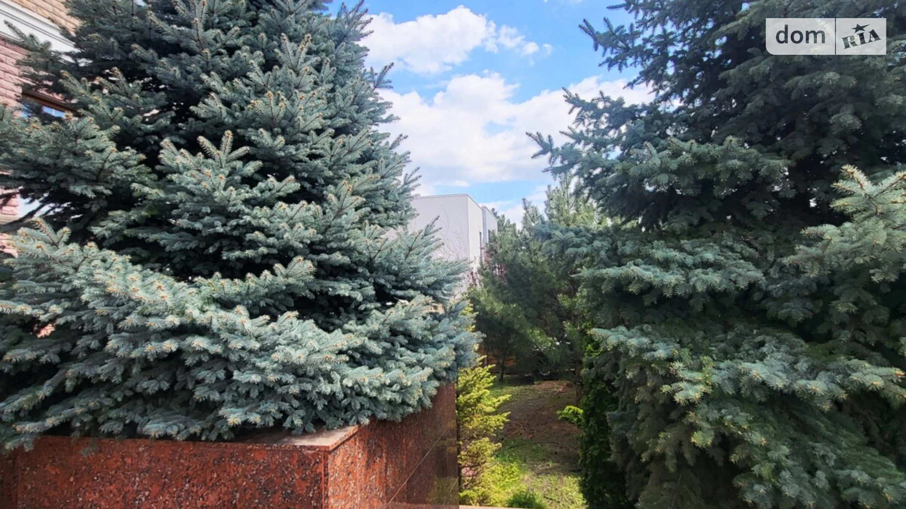 Продается дом на 2 этажа 427 кв. м с камином, цена: 460000 $ - фото 3