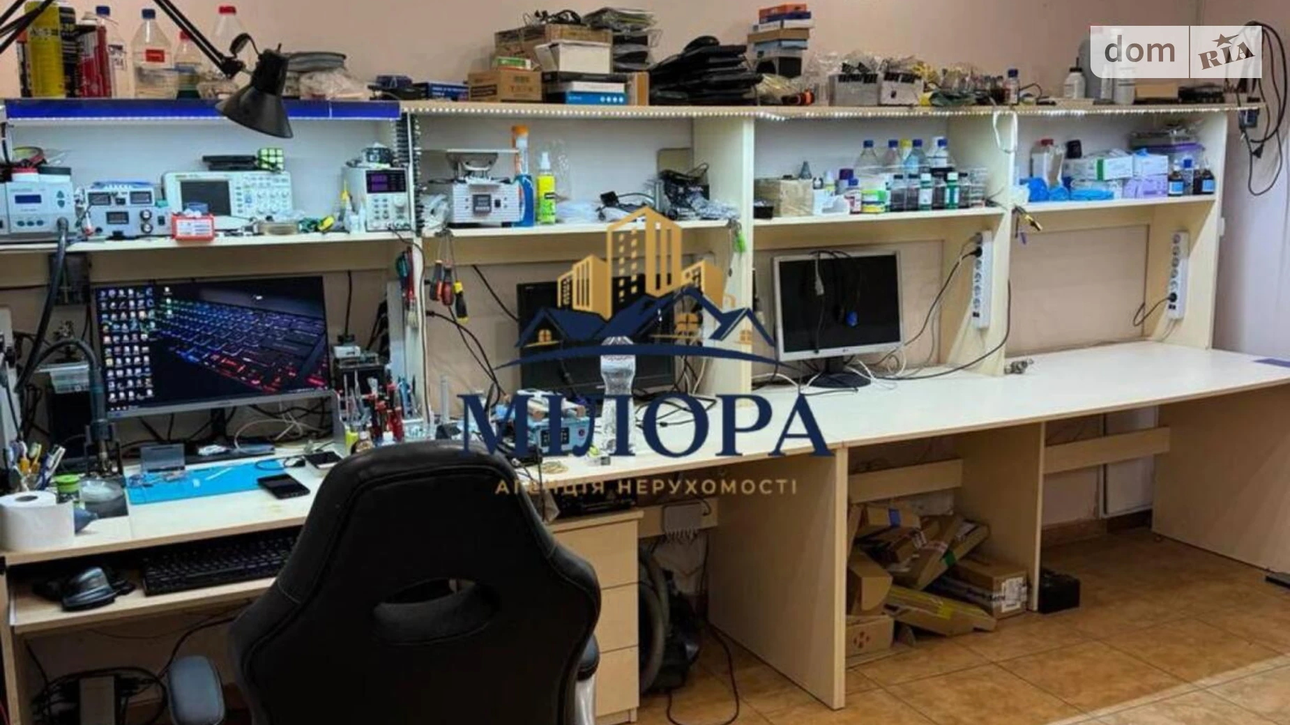 Продается офис 40 кв. м в бизнес-центре, цена: 65000 $ - фото 2