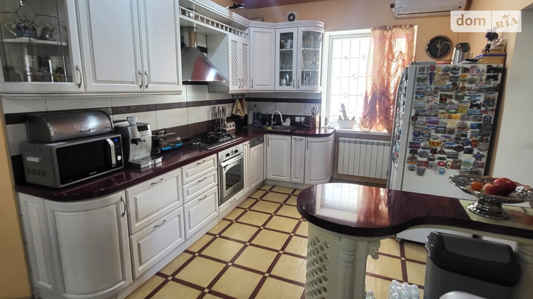 Продается дом на 2 этажа 372.4 кв. м с садом, цена: 460000 $ - фото 2