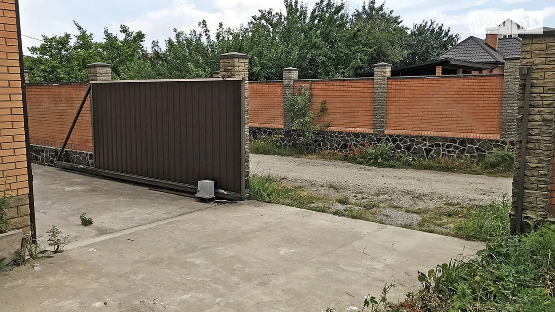 Сдается в аренду дом на 3 этажа 389.2 кв. м с гаражом, цена: 2000 € - фото 4