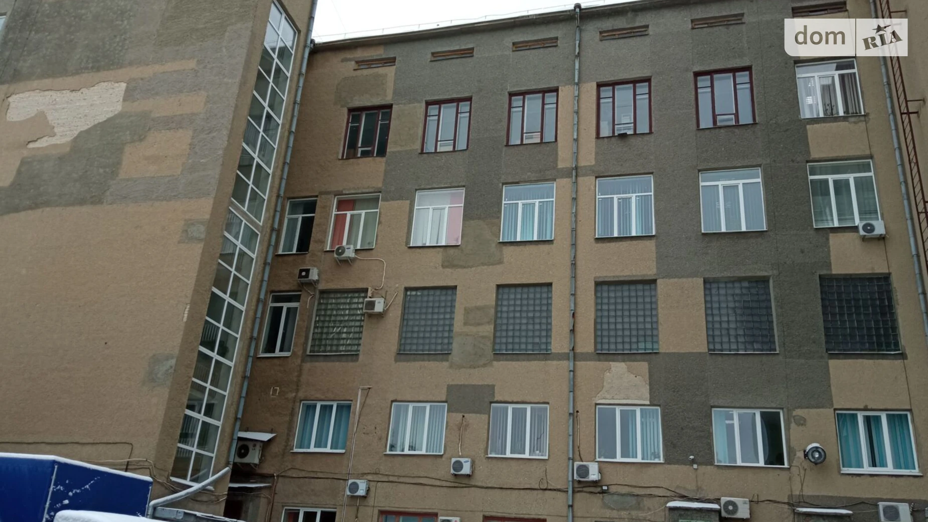 Сдается в аренду офис 238.7 кв. м в бизнес-центре, цена: 13033 грн - фото 2