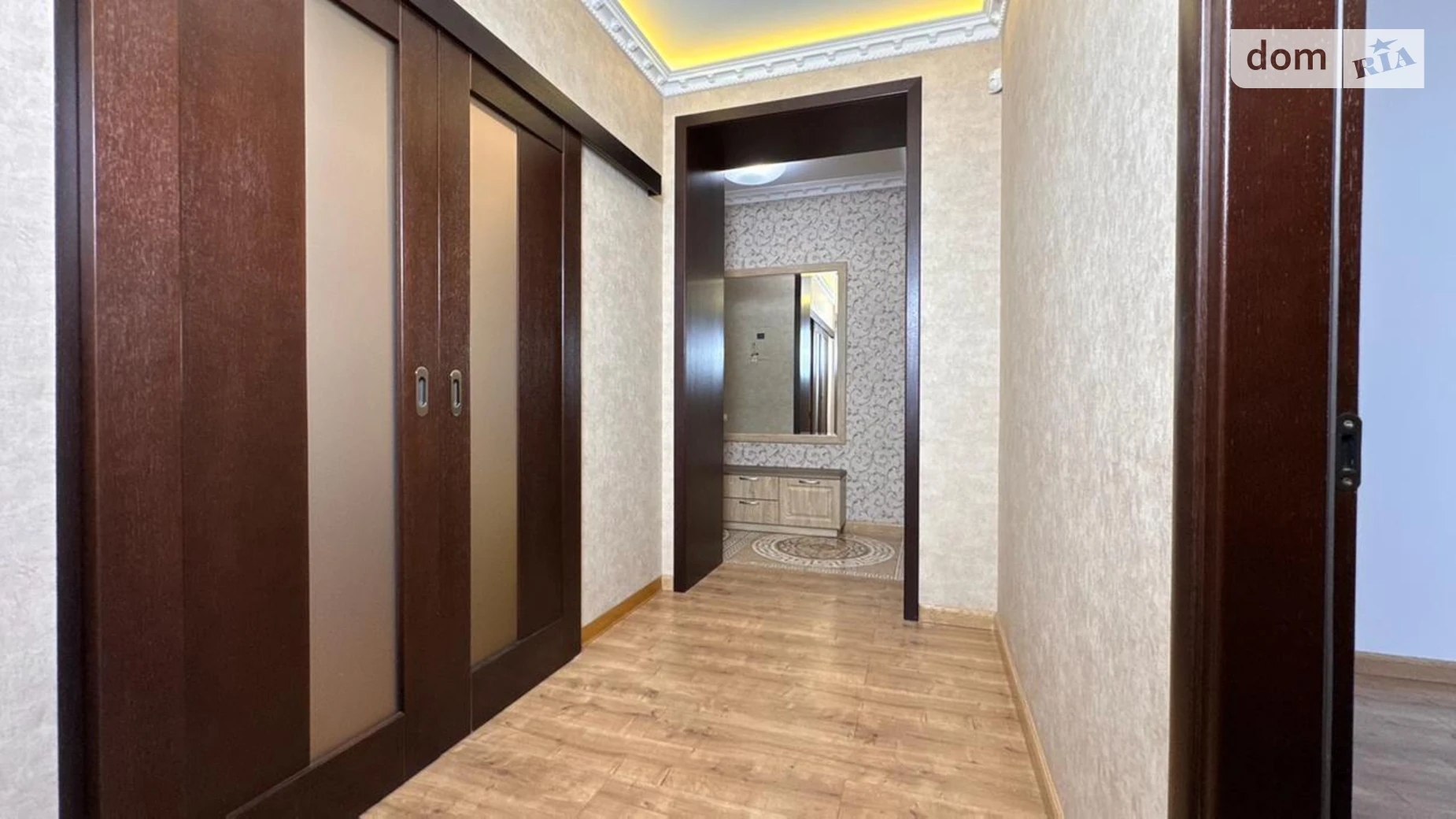 Продается 3-комнатная квартира 79.4 кв. м в Ровно, ул. Соборная, 57 - фото 4