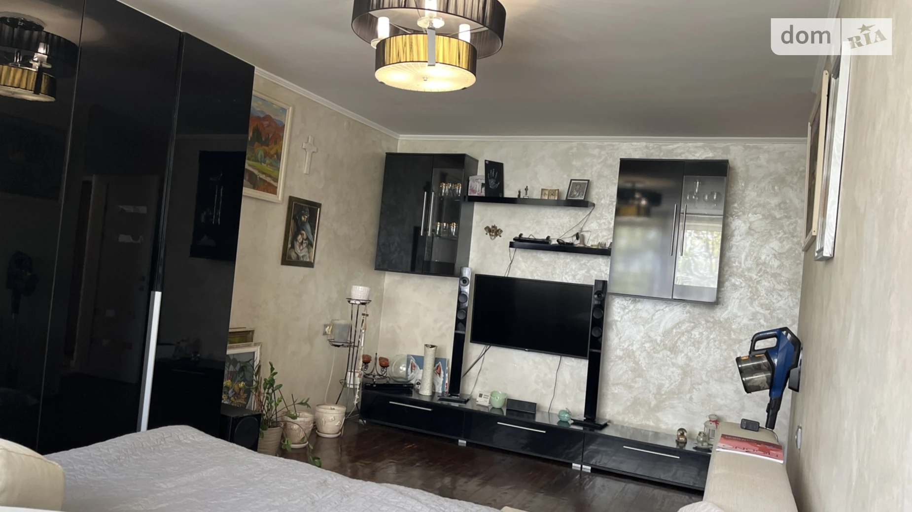 Продается 2-комнатная квартира 56 кв. м в, цена: 72000 $ - фото 2