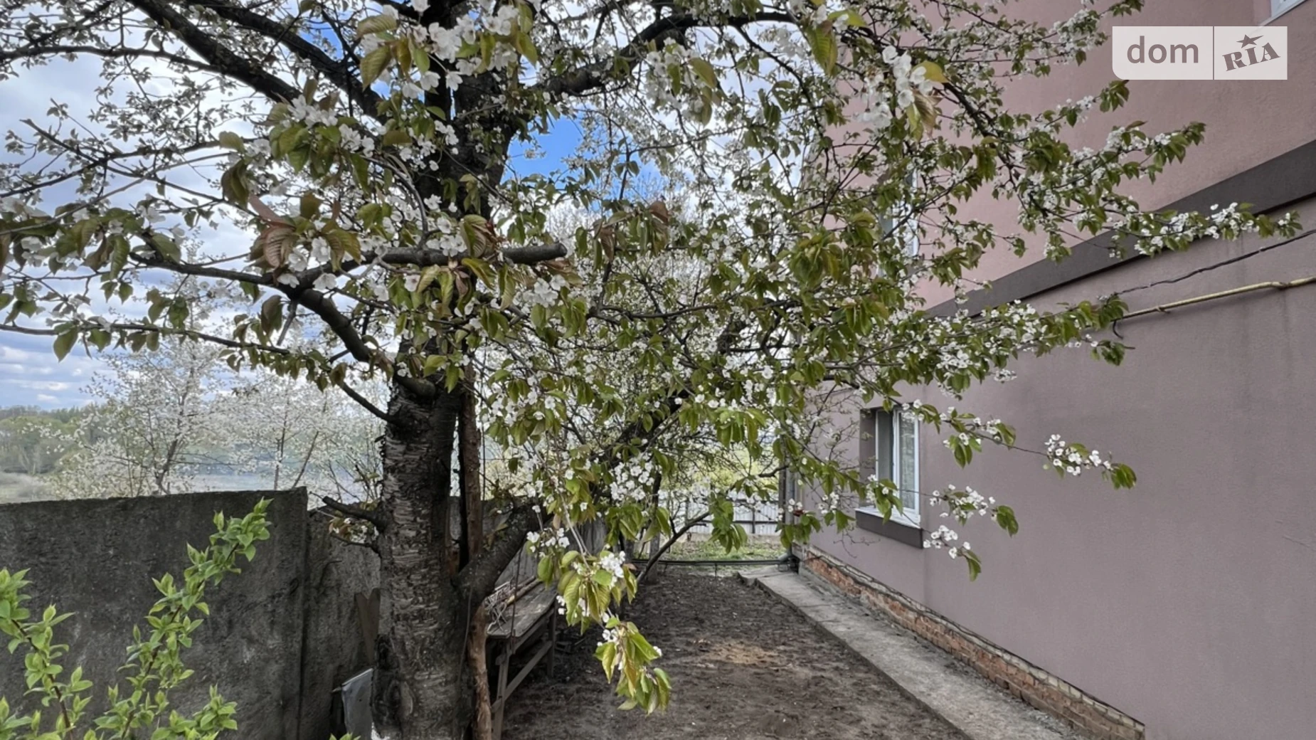Продается дом на 2 этажа 256.7 кв. м с беседкой, цена: 98800 $ - фото 2