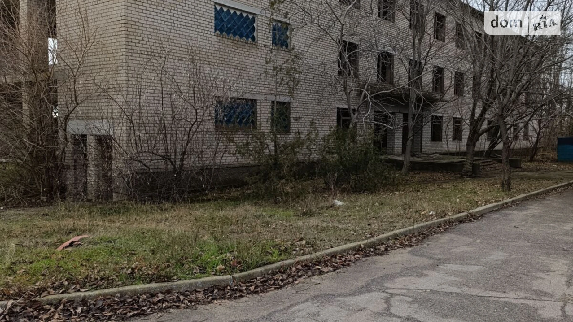 Продается объект сферы услуг 2392 кв. м в 3-этажном здании, цена: 1004200 грн - фото 2
