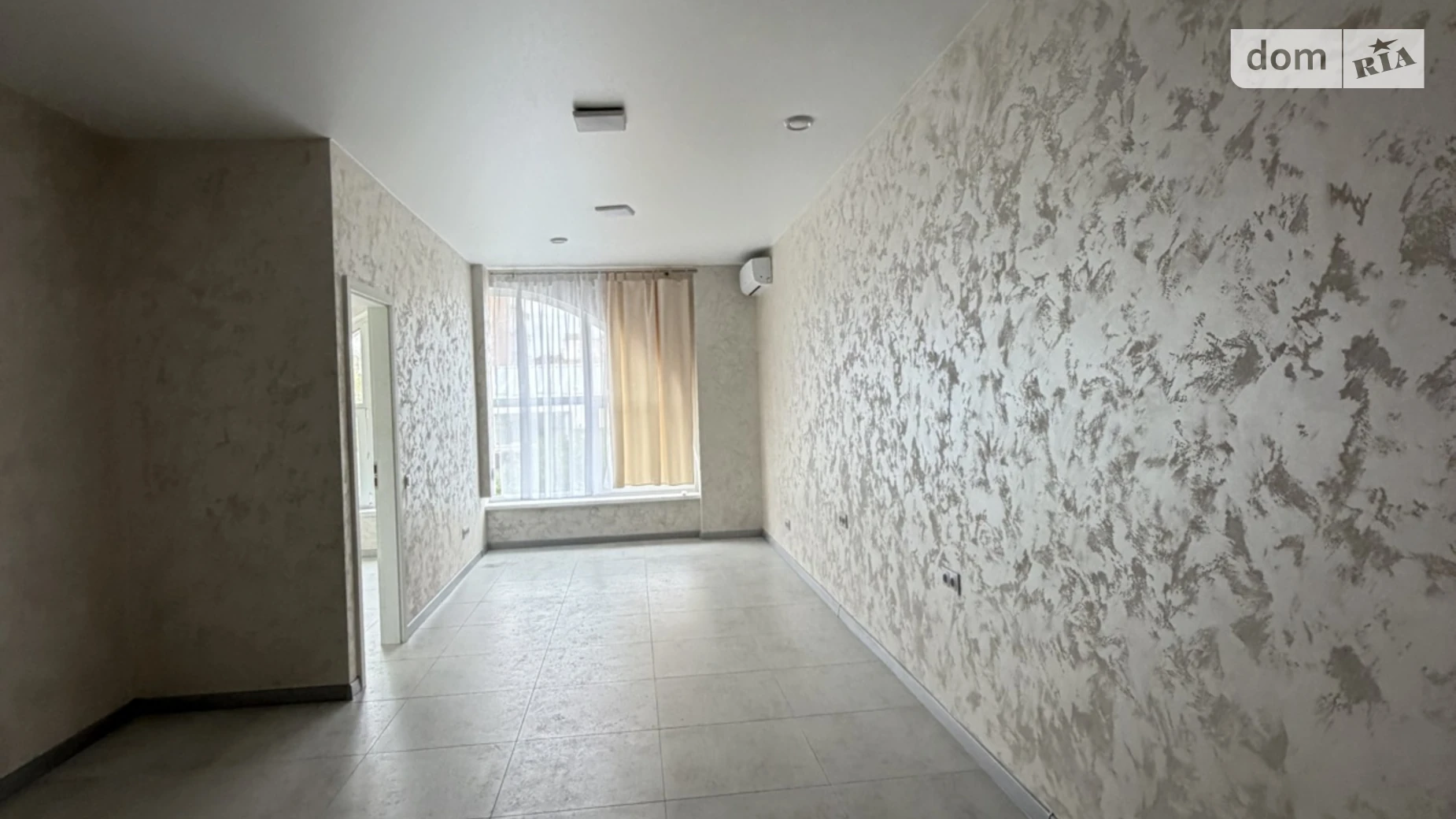 Продается офис 44 кв. м в бизнес-центре, цена: 52000 $ - фото 2