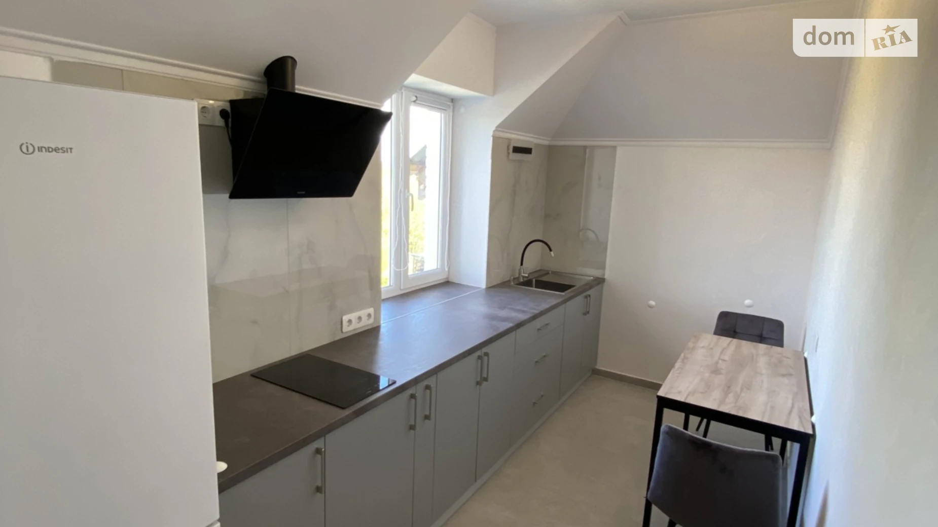 Сдается в аренду 1-комнатная квартира 35 кв. м в Рованцах, цена: 15000 грн - фото 2