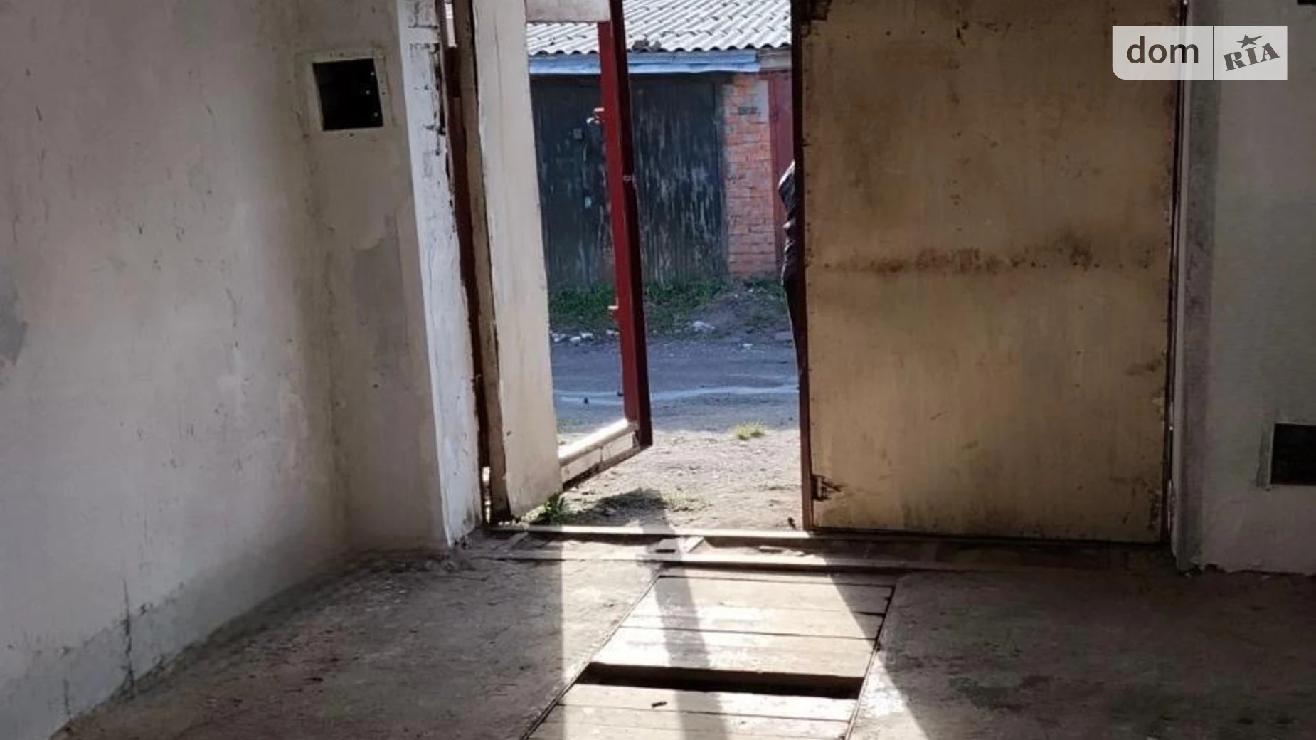 Сдается в аренду место в гаражном кооперативе под легковое авто на 24 кв. м, цена: 2800 грн - фото 2