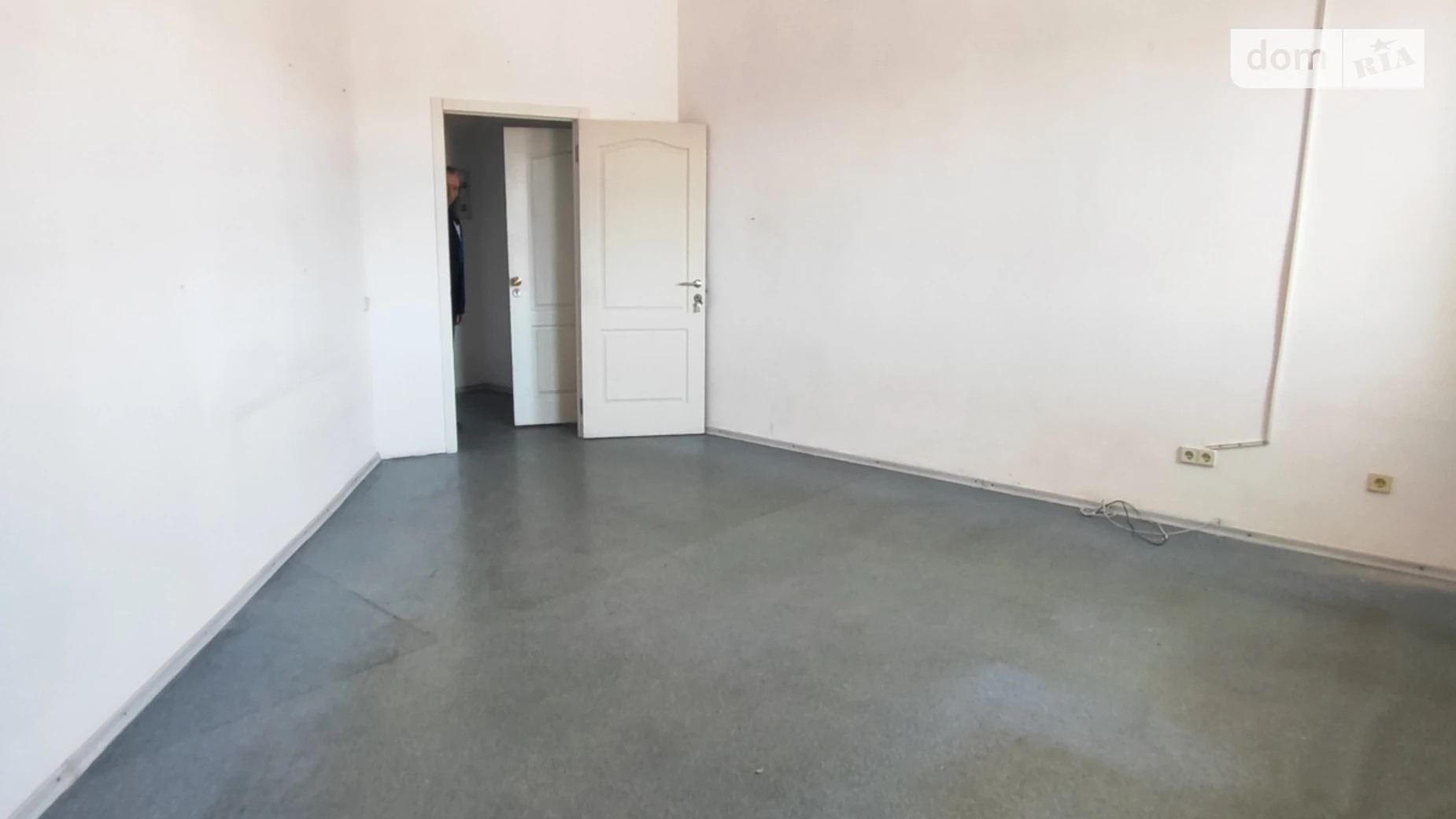 Сдается в аренду офис 45 кв. м в бизнес-центре, цена: 5500 грн - фото 2
