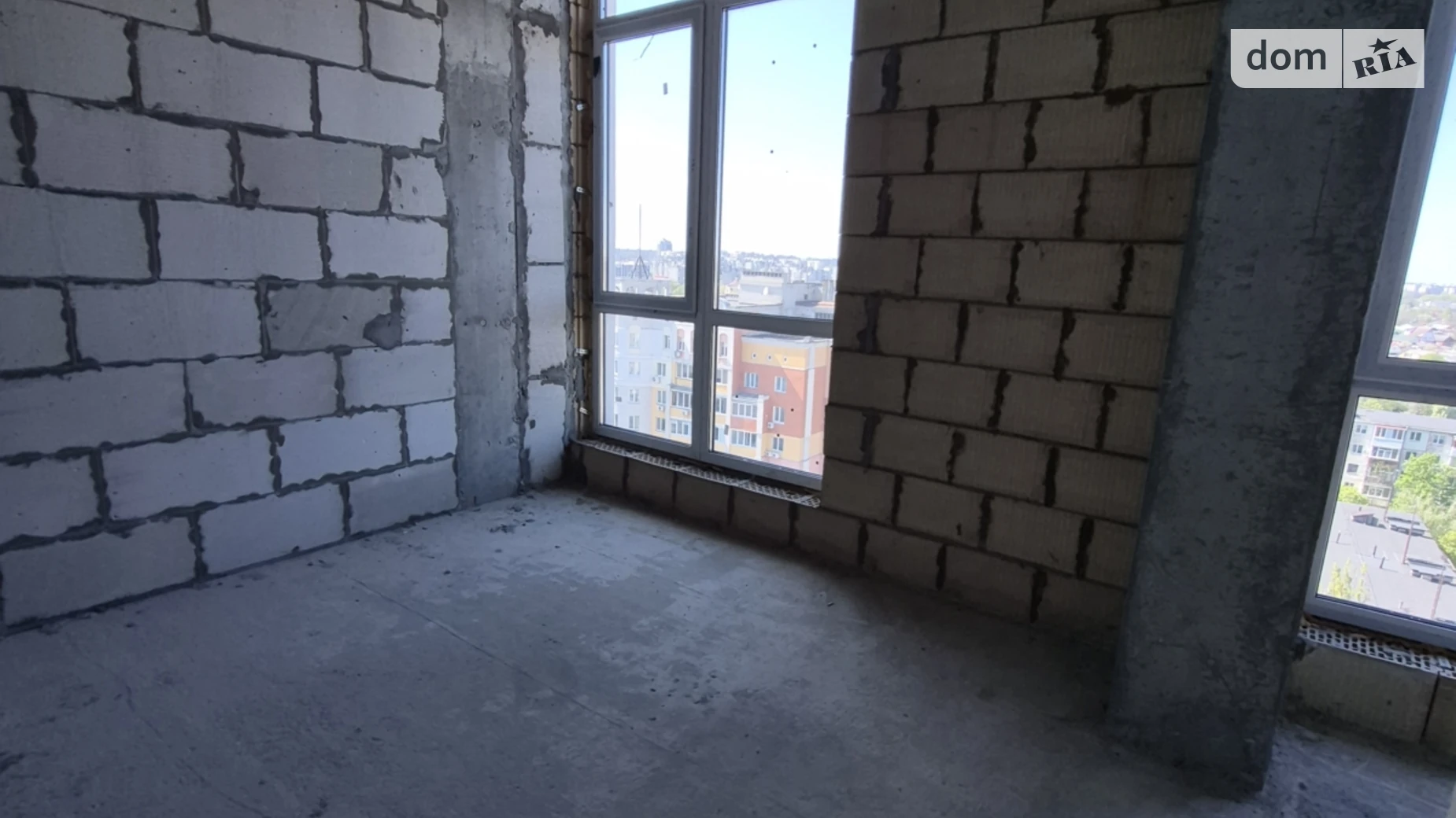 Продается 3-комнатная квартира 90 кв. м в Чернигове, просп. Победы - фото 2
