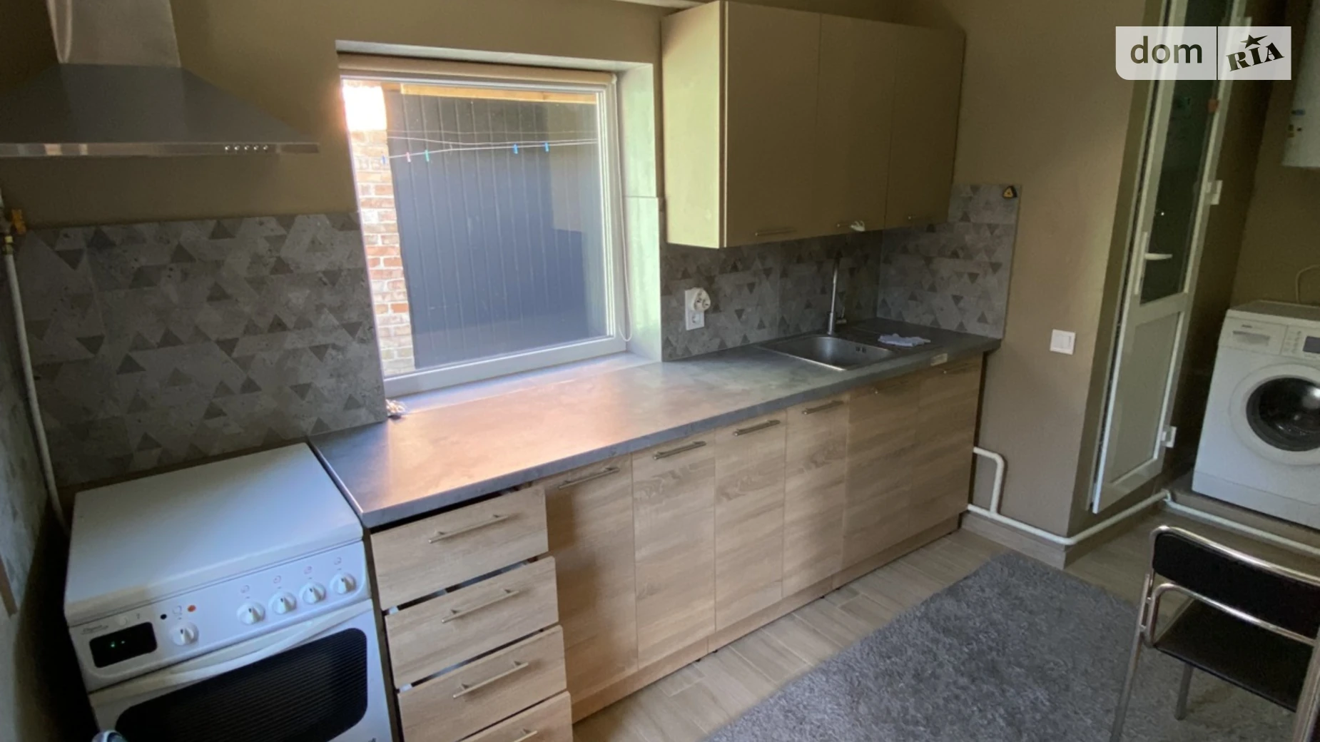 2-комнатная квартира 40 кв. м в Луцке, цена: 300 $ - фото 2