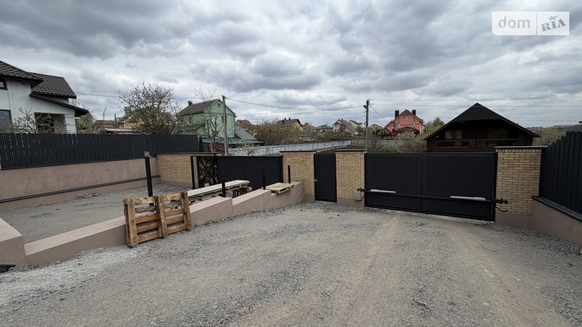 Продается дом на 2 этажа 158 кв. м с участком, цена: 185000 $ - фото 2