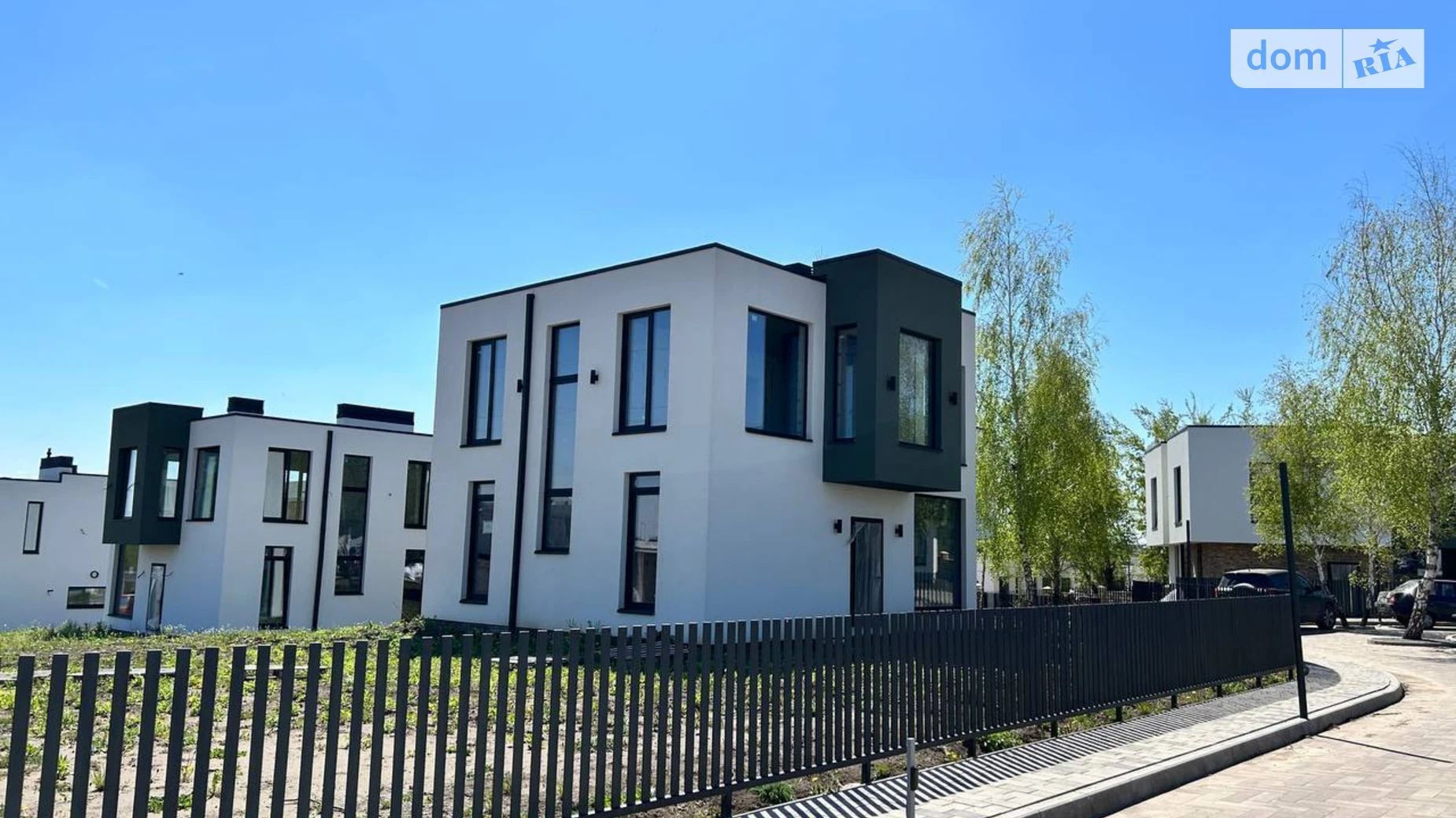Продается дом на 2 этажа 136 кв. м с гаражом, цена: 129200 $ - фото 4