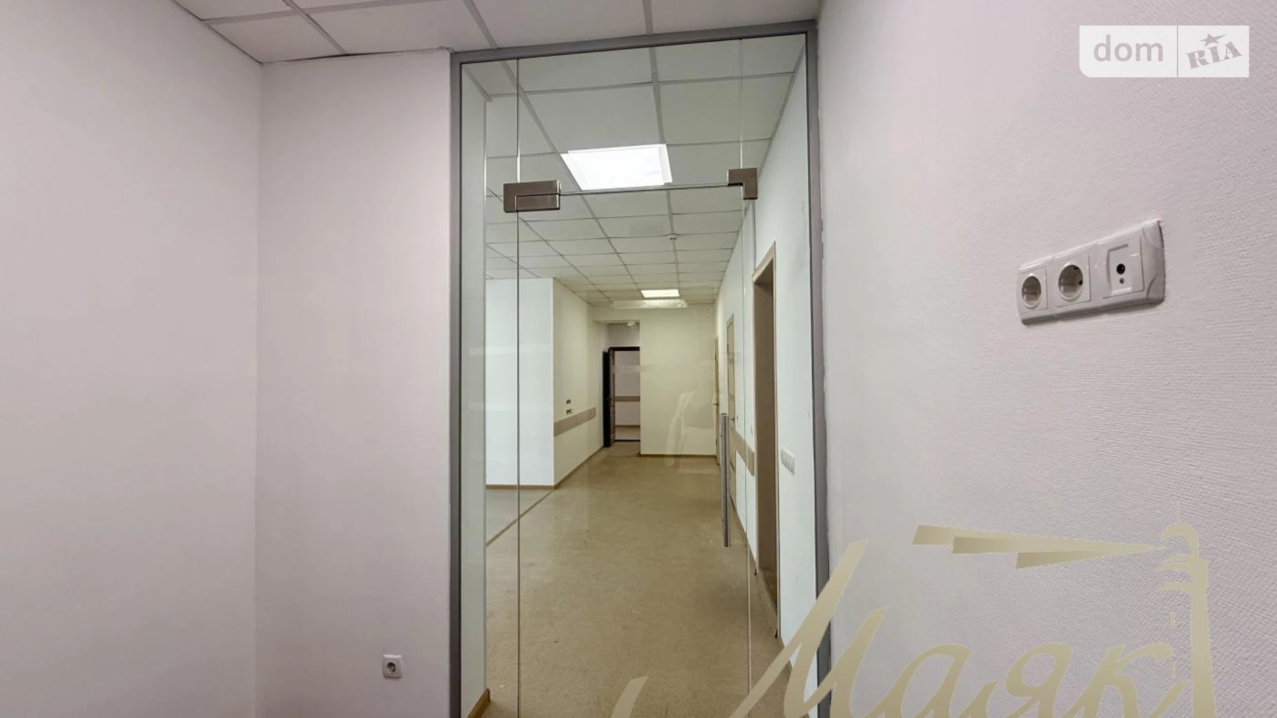 Сдается в аренду помещения свободного назначения 211 кв. м в 9-этажном здании, цена: 3700 $ - фото 3