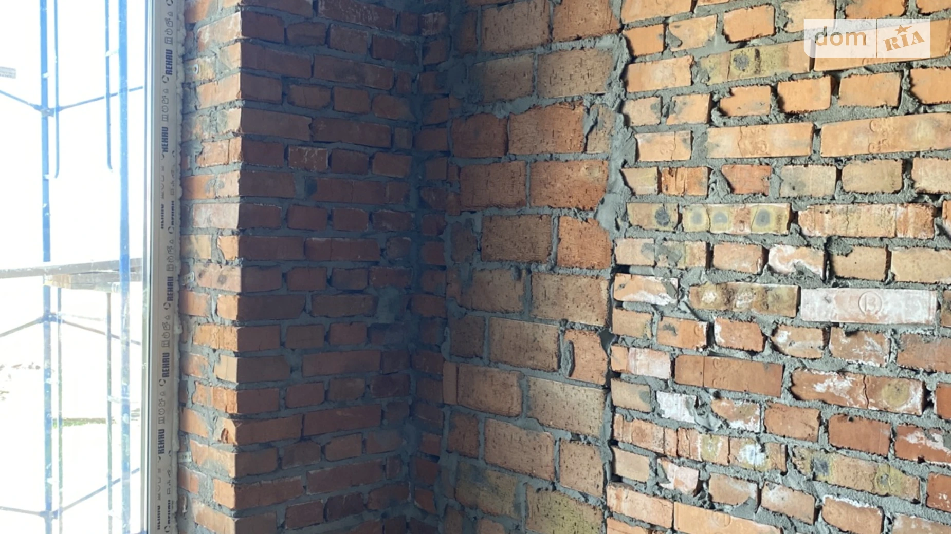 Продается 1-комнатная квартира 29 кв. м в Гостомеле, ул. Украинская, 13/2 - фото 2