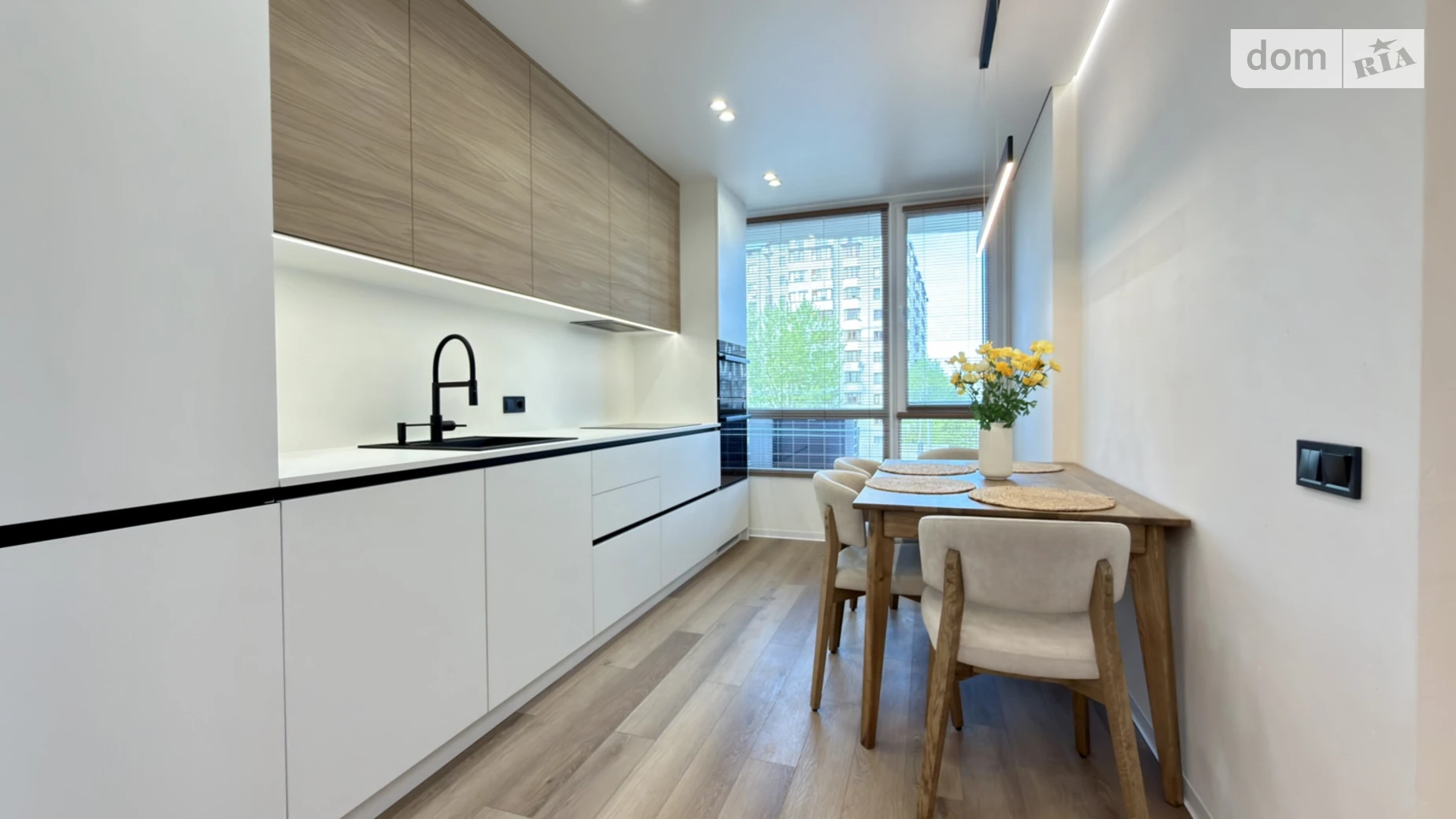 Продается 2-комнатная квартира 63 кв. м в Ивано-Франковске, бул. Южный - фото 2