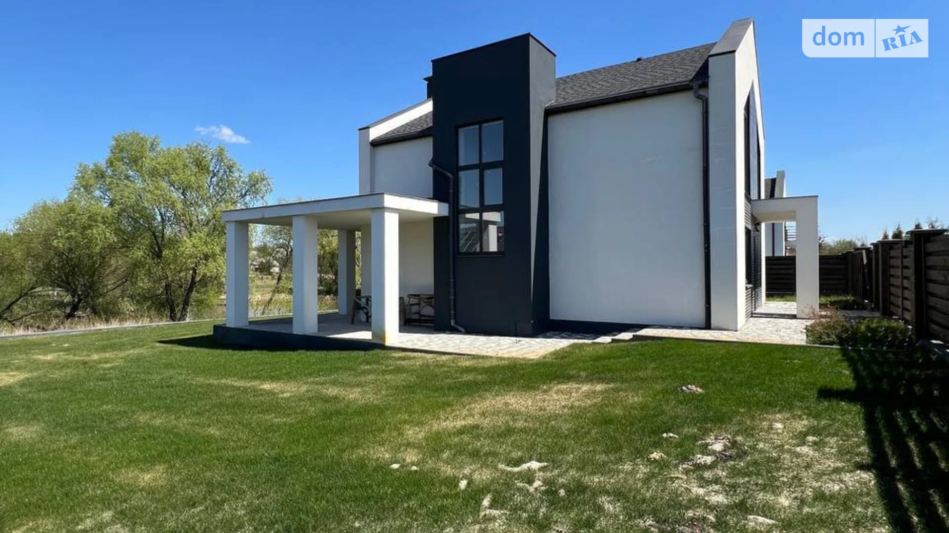 Продается дом на 2 этажа 247 кв. м с гаражом, цена: 165000 $ - фото 4