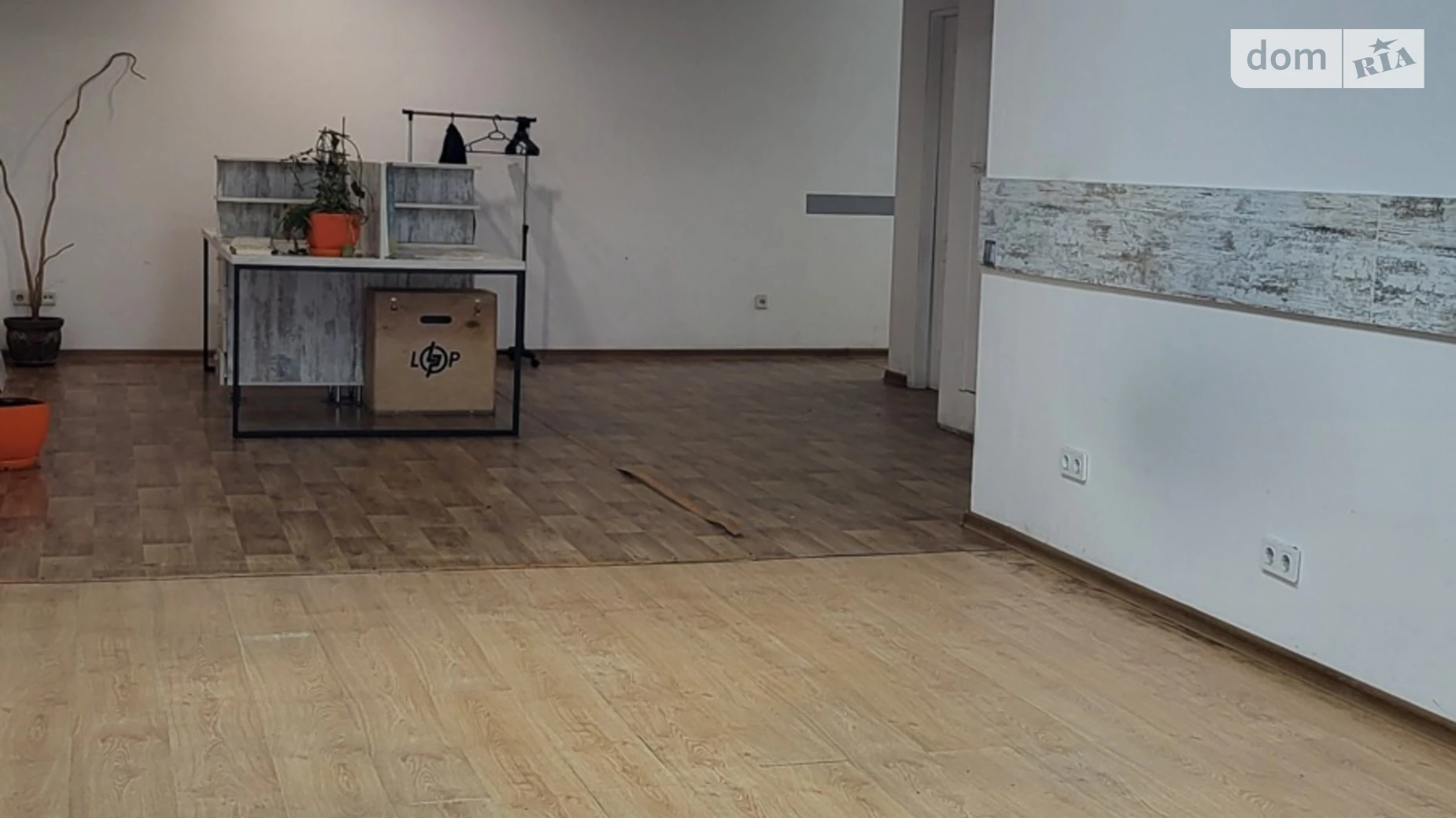 Продается офис 105 кв. м в бизнес-центре, цена: 105000 $ - фото 3
