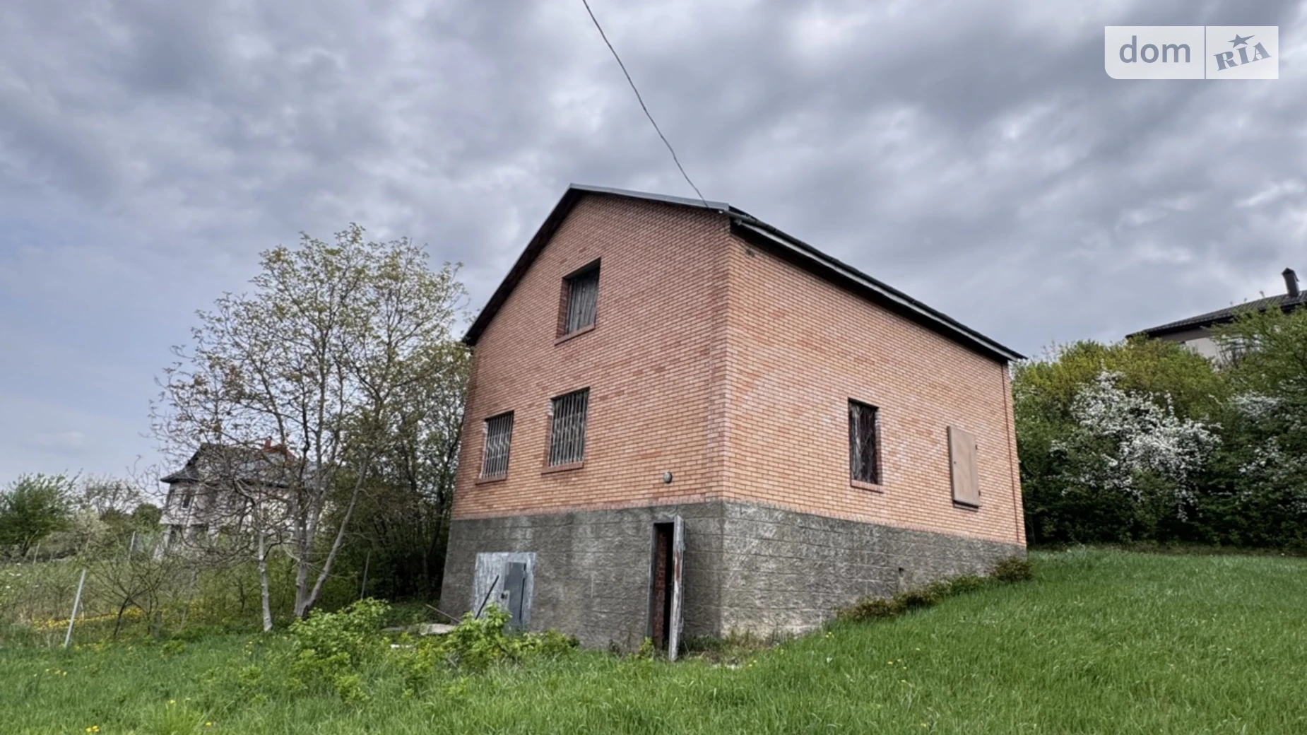 Продается дом на 3 этажа 228 кв. м с беседкой, цена: 50000 $ - фото 2