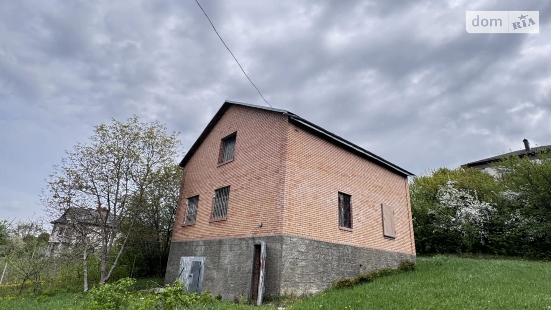 Продается дом на 3 этажа 228 кв. м с беседкой, цена: 50000 $ - фото 3