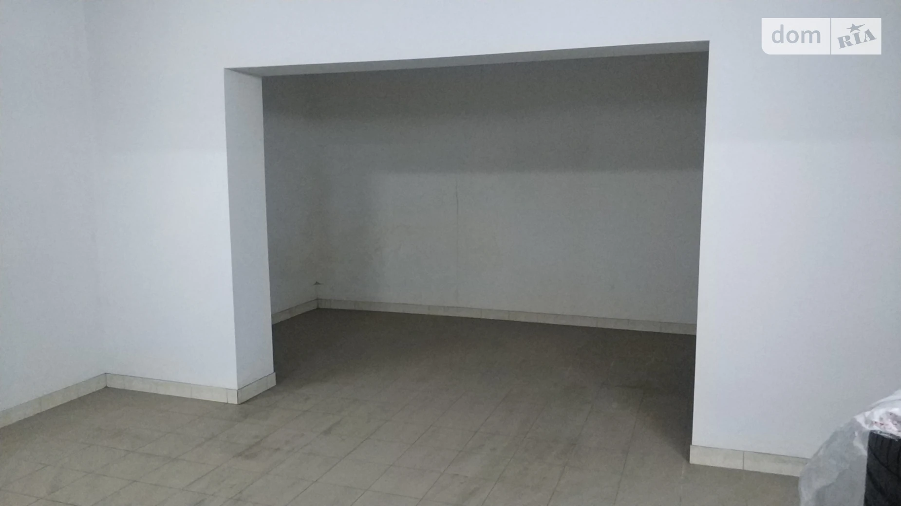 Продается подземный паркинг универсальный на 40 кв. м, цена: 40000 $ - фото 2