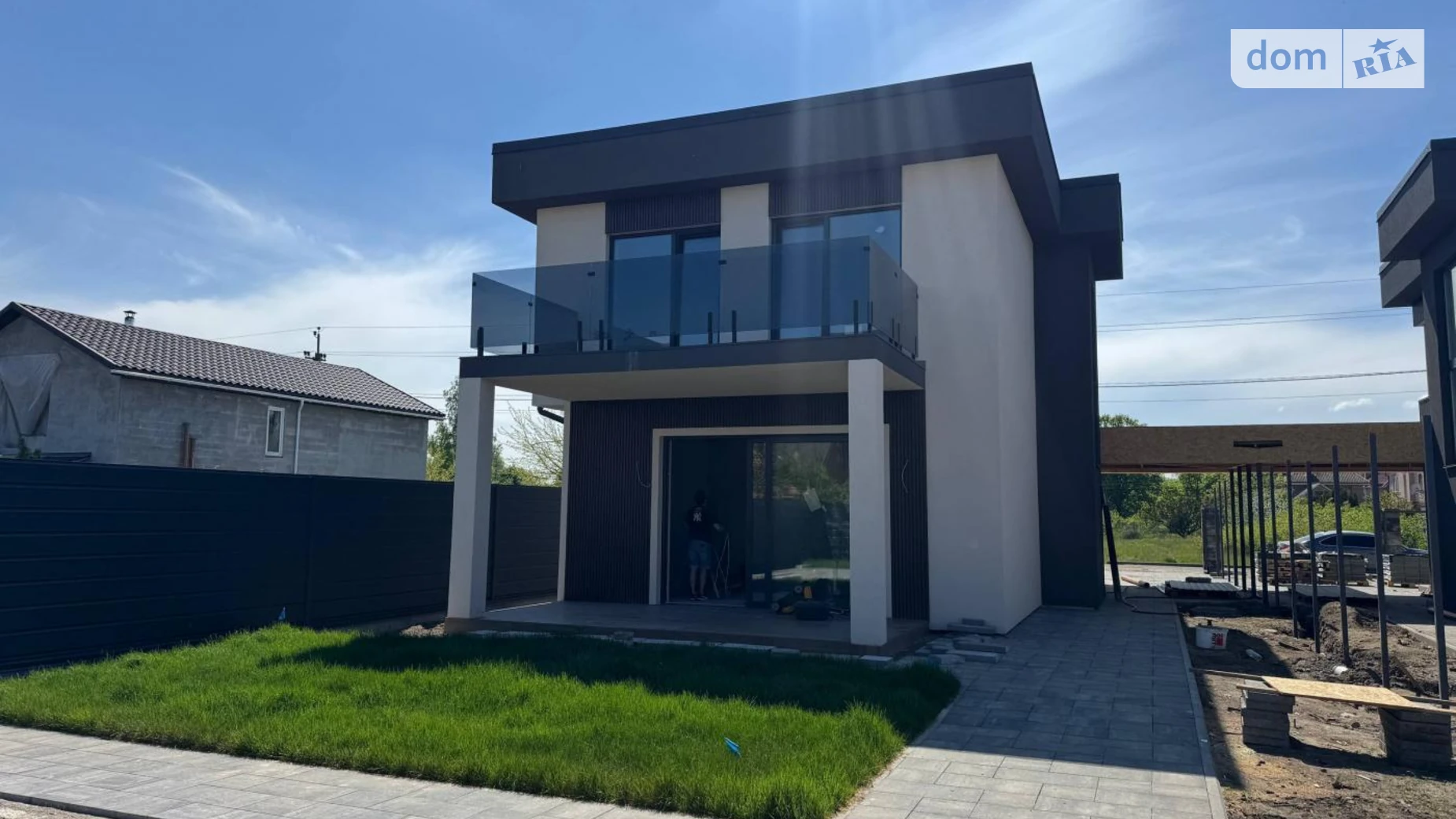 Продается дом на 2 этажа 145 кв. м с гаражом, цена: 260000 $ - фото 2