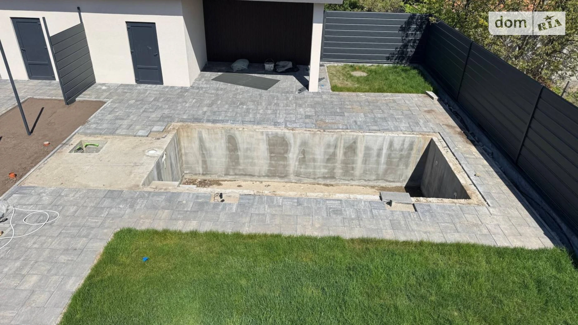 Продается дом на 2 этажа 145 кв. м с гаражом, цена: 260000 $ - фото 4