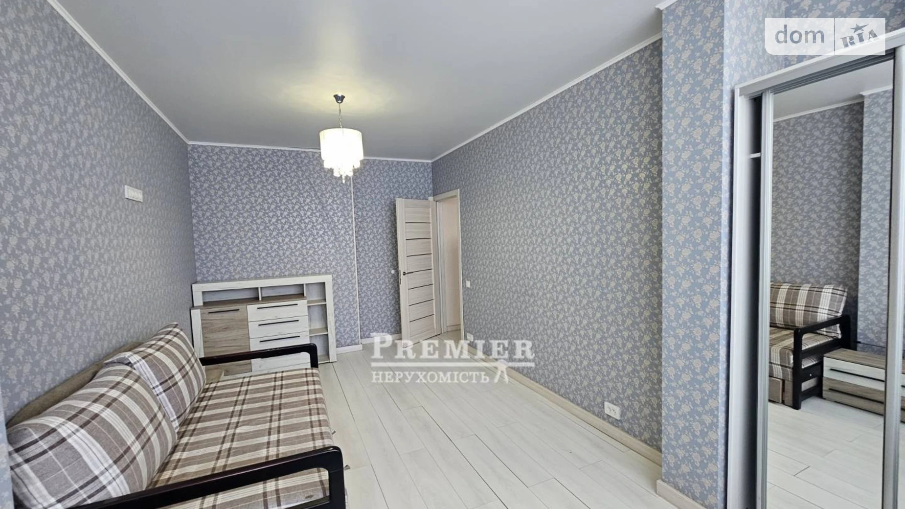 Продается 1-комнатная квартира 45.9 кв. м в Черноморске, цена: 45000 $ - фото 2