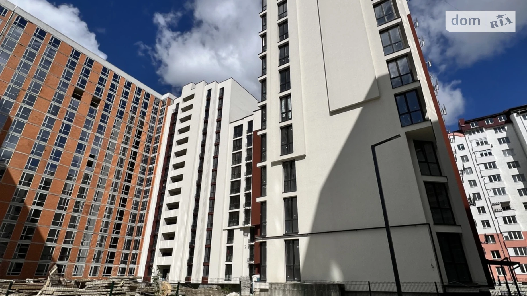 Продается 1-комнатная квартира 38 кв. м в Ивано-Франковске, ул. Химиков - фото 2
