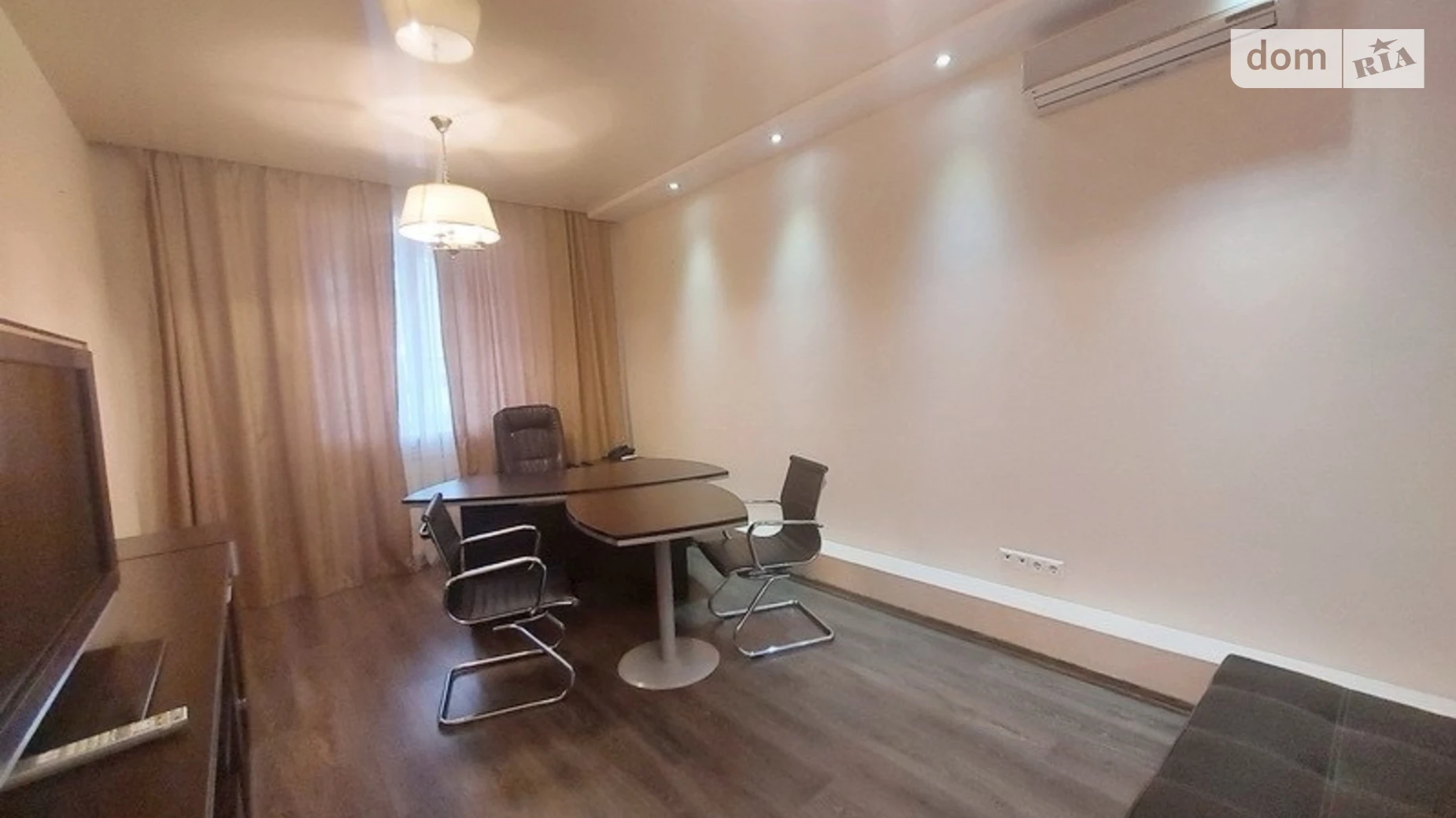 Сдается в аренду офис 90 кв. м в бизнес-центре, цена: 1000 $ - фото 2