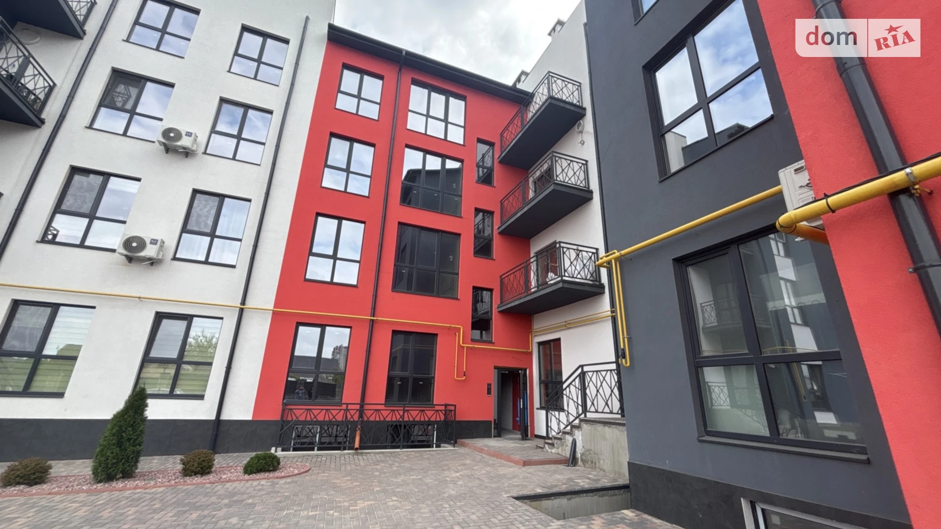 Продается 2-комнатная квартира 52 кв. м в Гостомеле, ул. Свято-Покровская(Ленина), 140 - фото 2