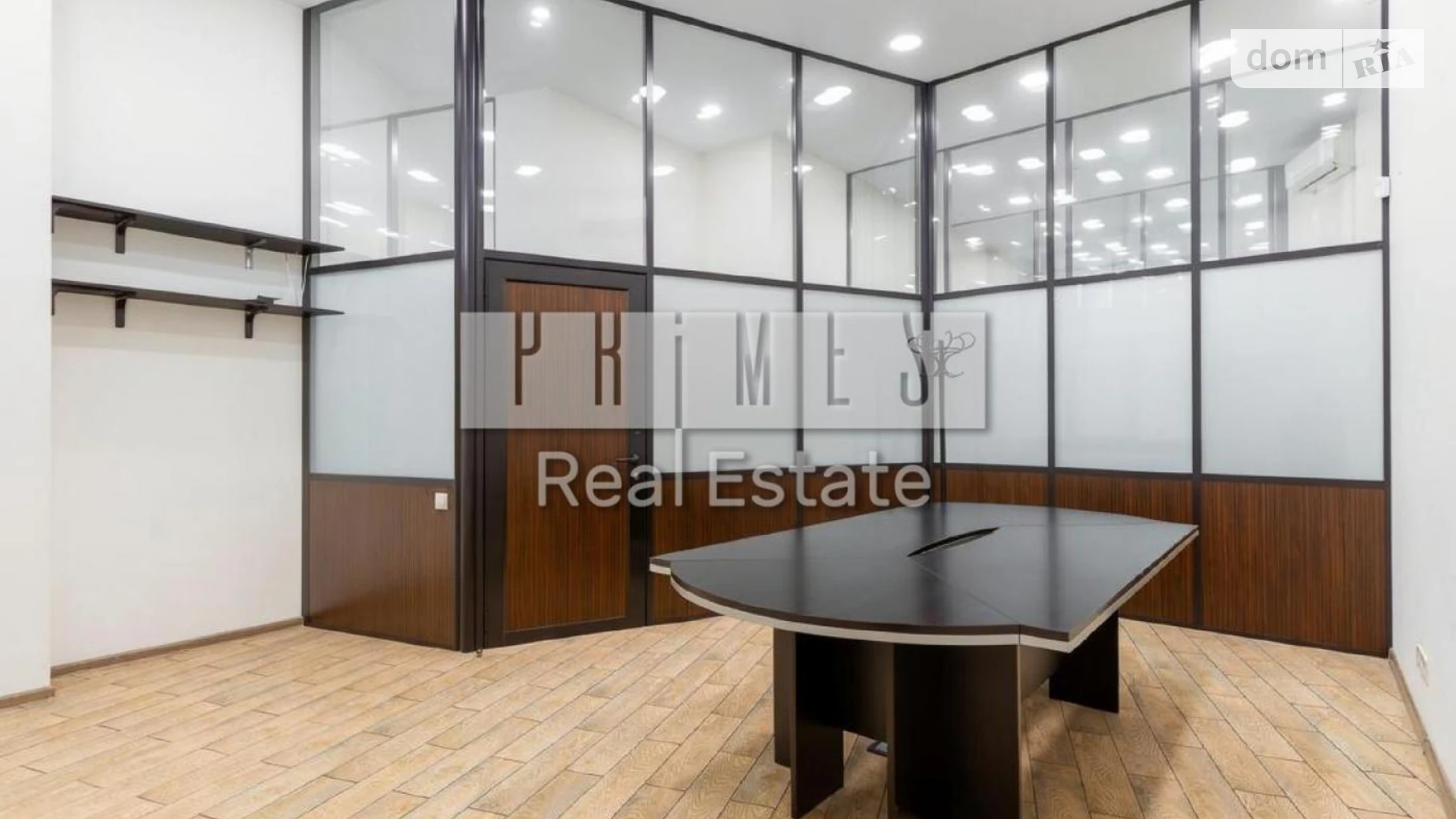 Сдается в аренду офис 187 кв. м в бизнес-центре, цена: 2500 € - фото 2