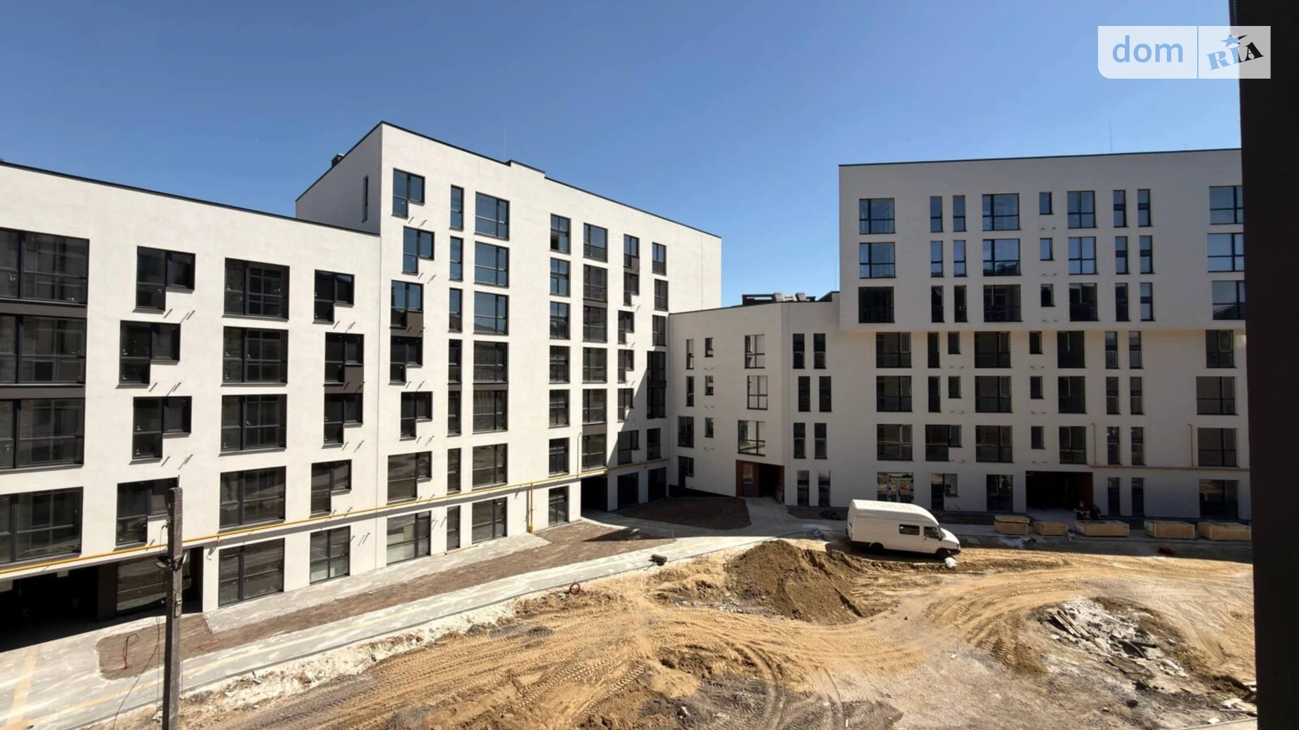 Продается 1-комнатная квартира 41 кв. м в Львове, ул. Волынская, 9 - фото 2