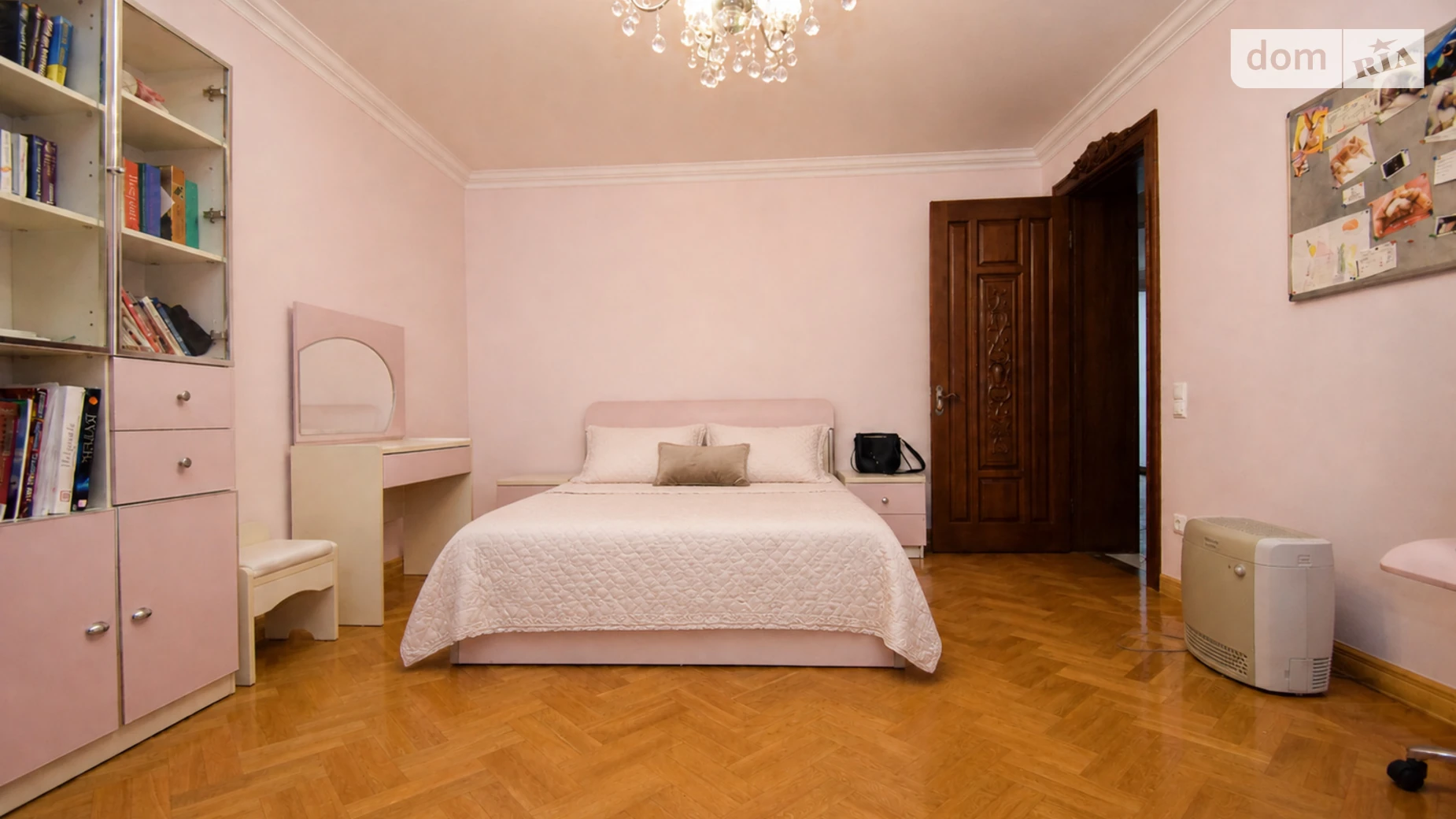 Продается дом на 3 этажа 414.8 кв. м с гаражом, цена: 360000 $ - фото 3