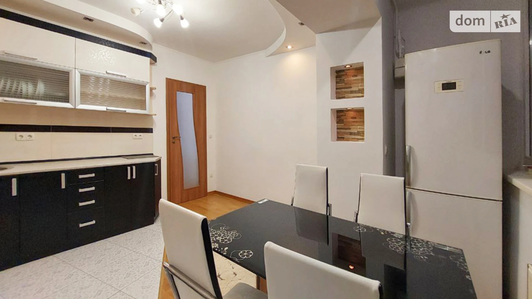 Сдается в аренду 1-комнатная квартира 45 кв. м в Ивано-Франковске - фото 3