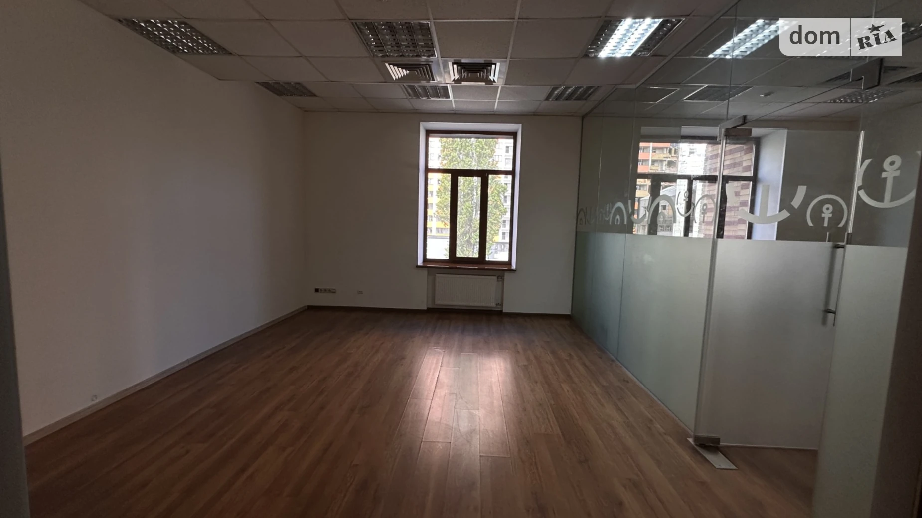 Сдается в аренду офис 135 кв. м в бизнес-центре, цена: 33750 грн - фото 3