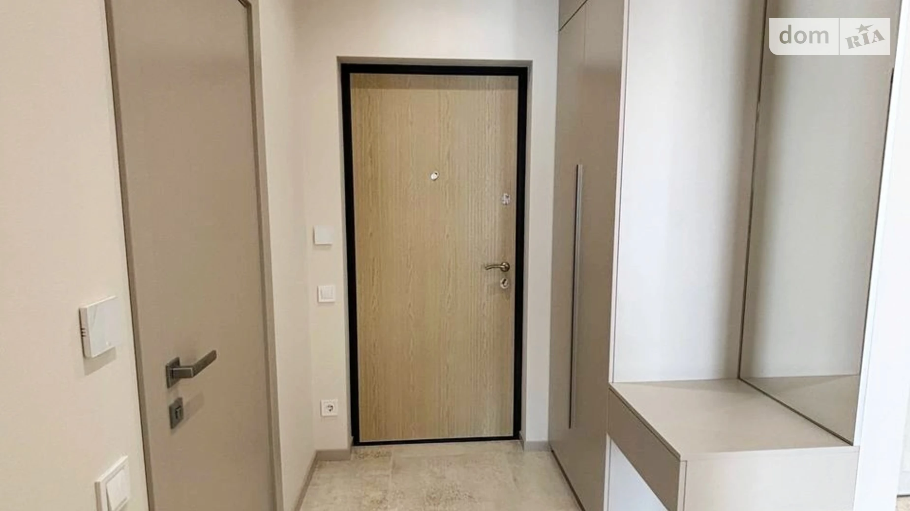 Продается 1-комнатная квартира 42 кв. м в Киеве, ул. Михаила Максимовича, 28К - фото 2