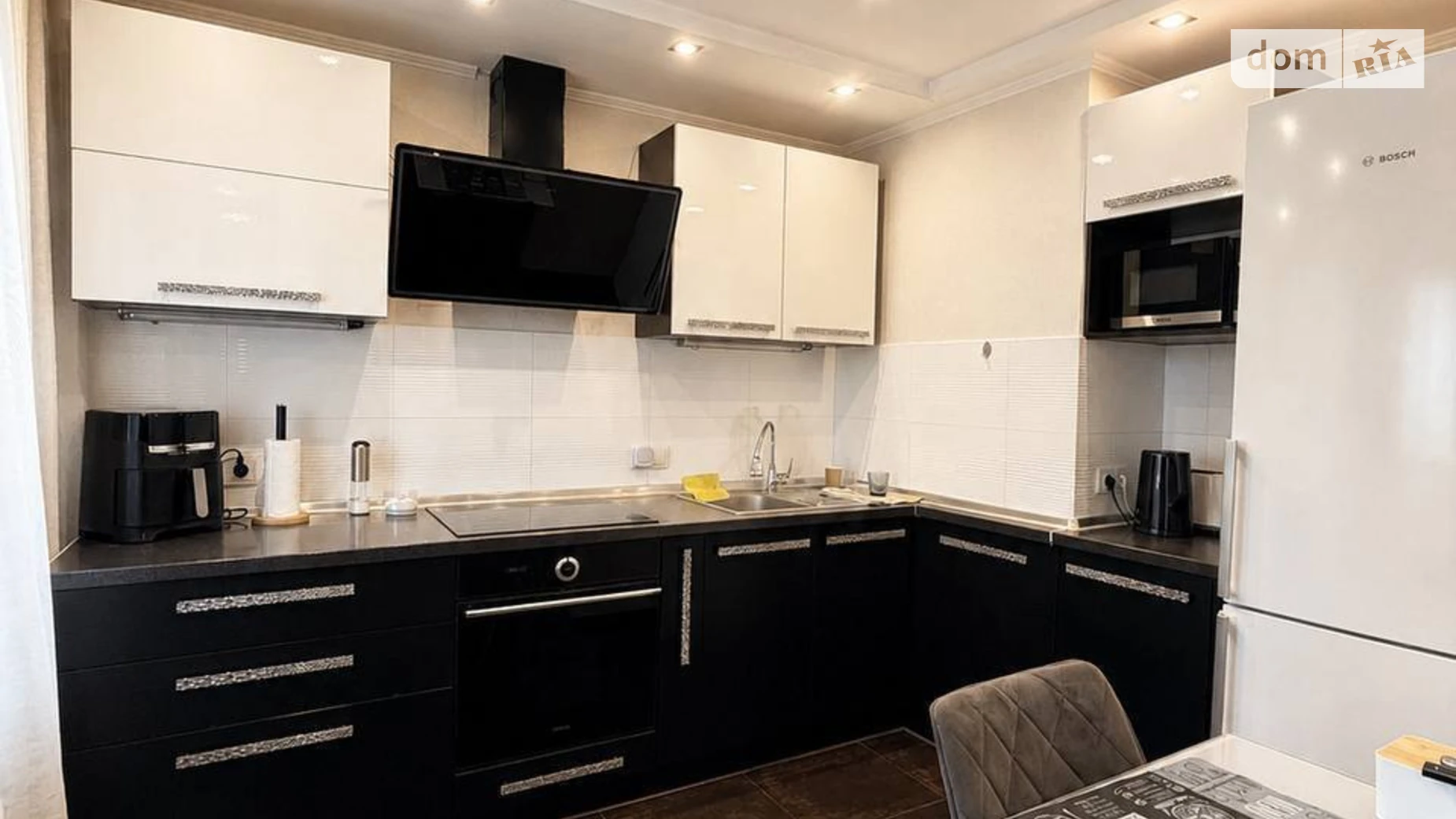 Продается 3-комнатная квартира 67.9 кв. м в Днепре, цена: 68000 $ - фото 3