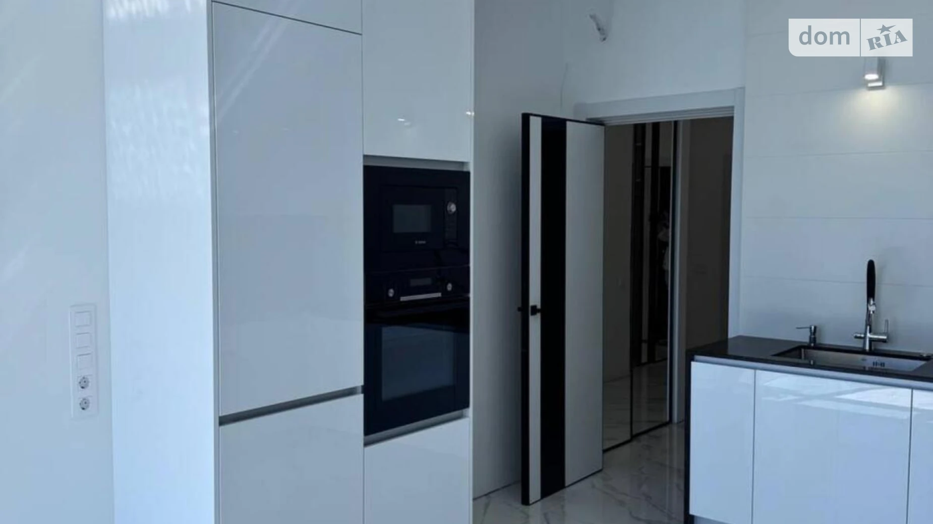 Продається 2-кімнатна квартира 73 кв. м у Одесі, пров. Курортний, 1 - фото 2