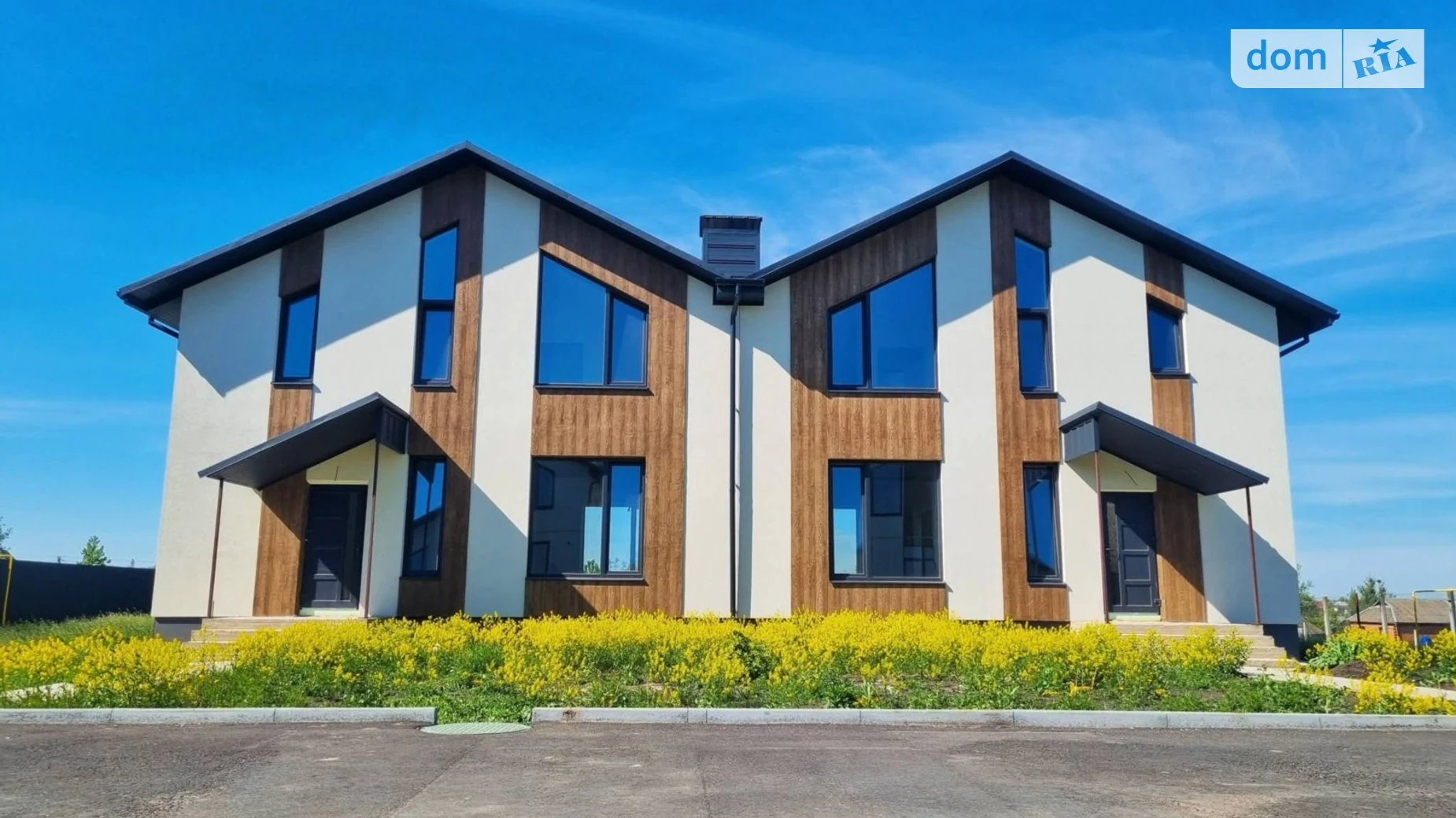 Продается дом на 2 этажа 140 кв. м с бассейном, цена: 150000 $ - фото 2