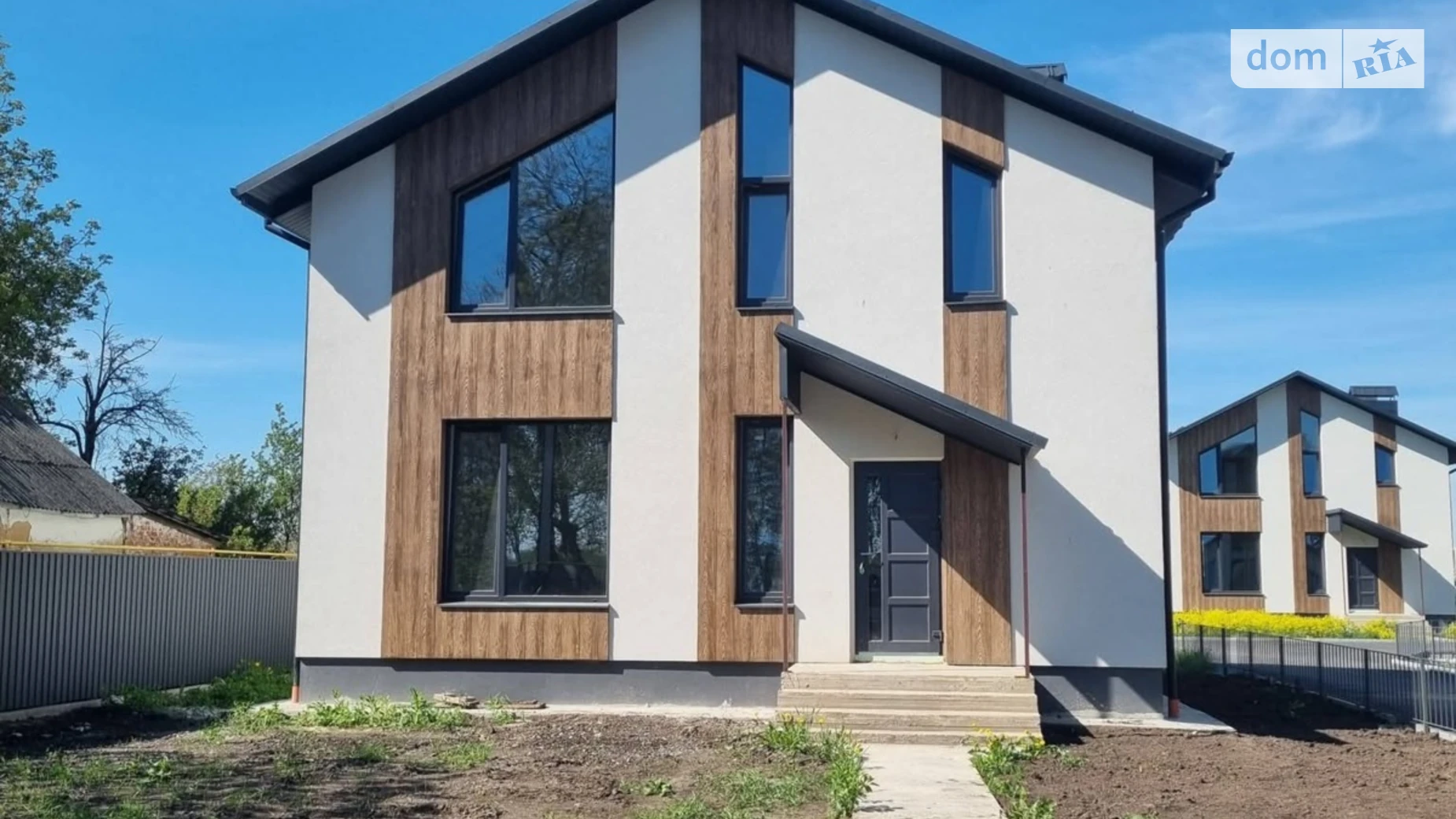 Продается дом на 2 этажа 140 кв. м с бассейном, цена: 150000 $ - фото 4