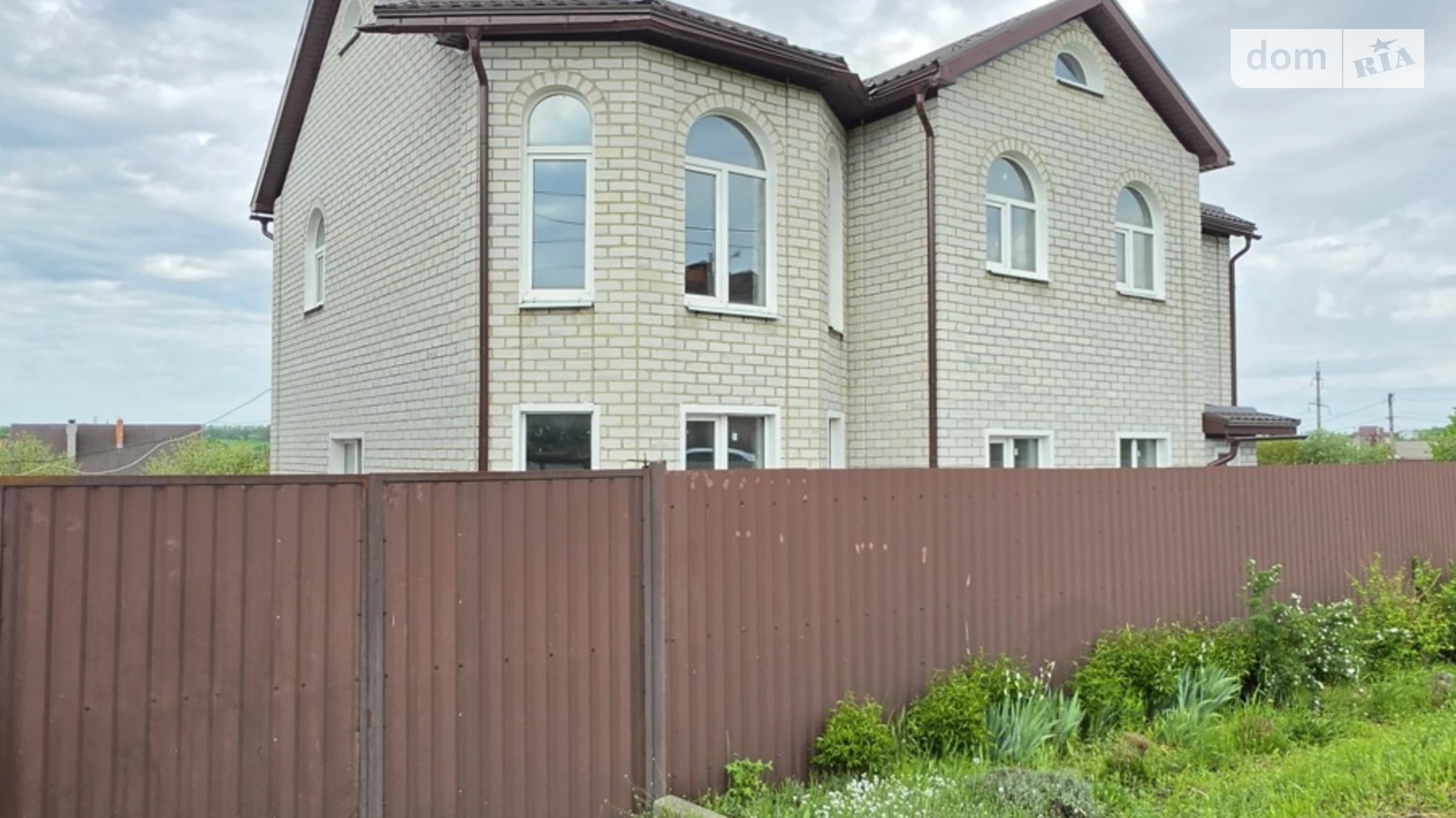Продается дом на 2 этажа 218.5 кв. м с мансардой, цена: 100000 $ - фото 2