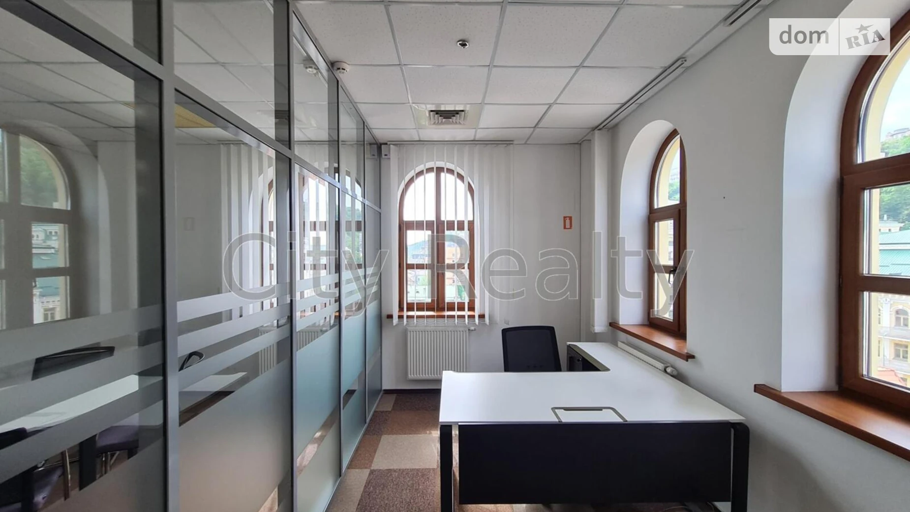 Сдается в аренду офис 521.5 кв. м в бизнес-центре, цена: 9387 $ - фото 5