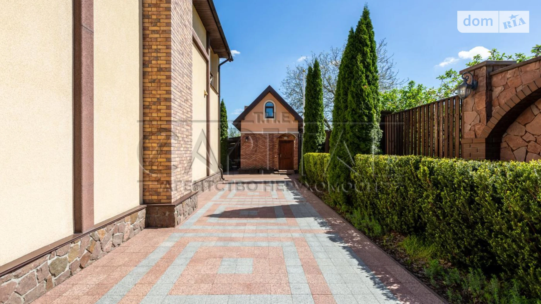 Продается дом на 3 этажа 618.8 кв. м с балконом, цена: 1795000 $ - фото 3