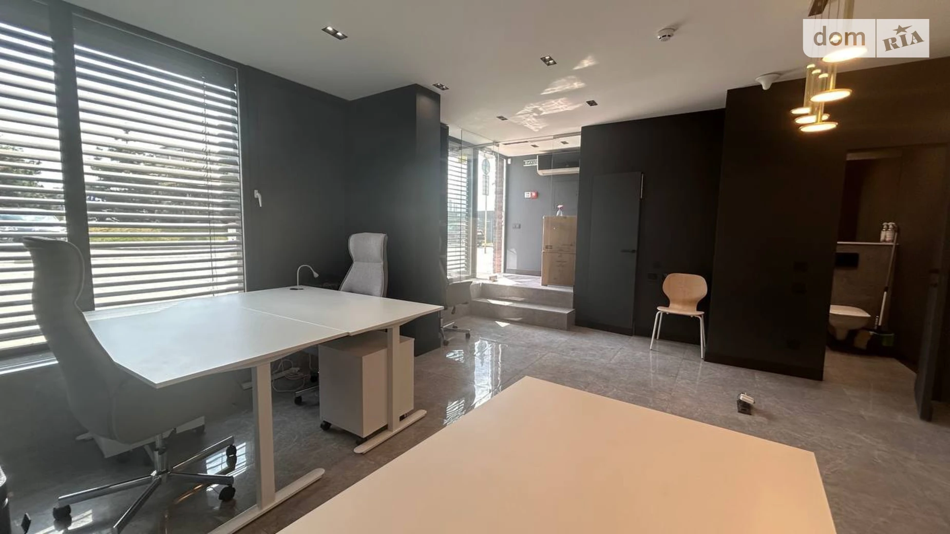 Сдается в аренду офис 34.6 кв. м в бизнес-центре, цена: 700 $ - фото 2