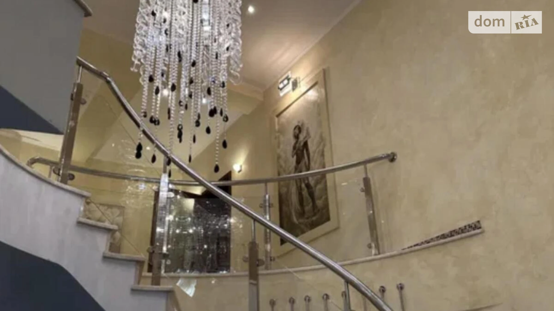 Сдается в аренду дом на 2 этажа 560 кв. м с балконом, цена: 8000 $ - фото 3
