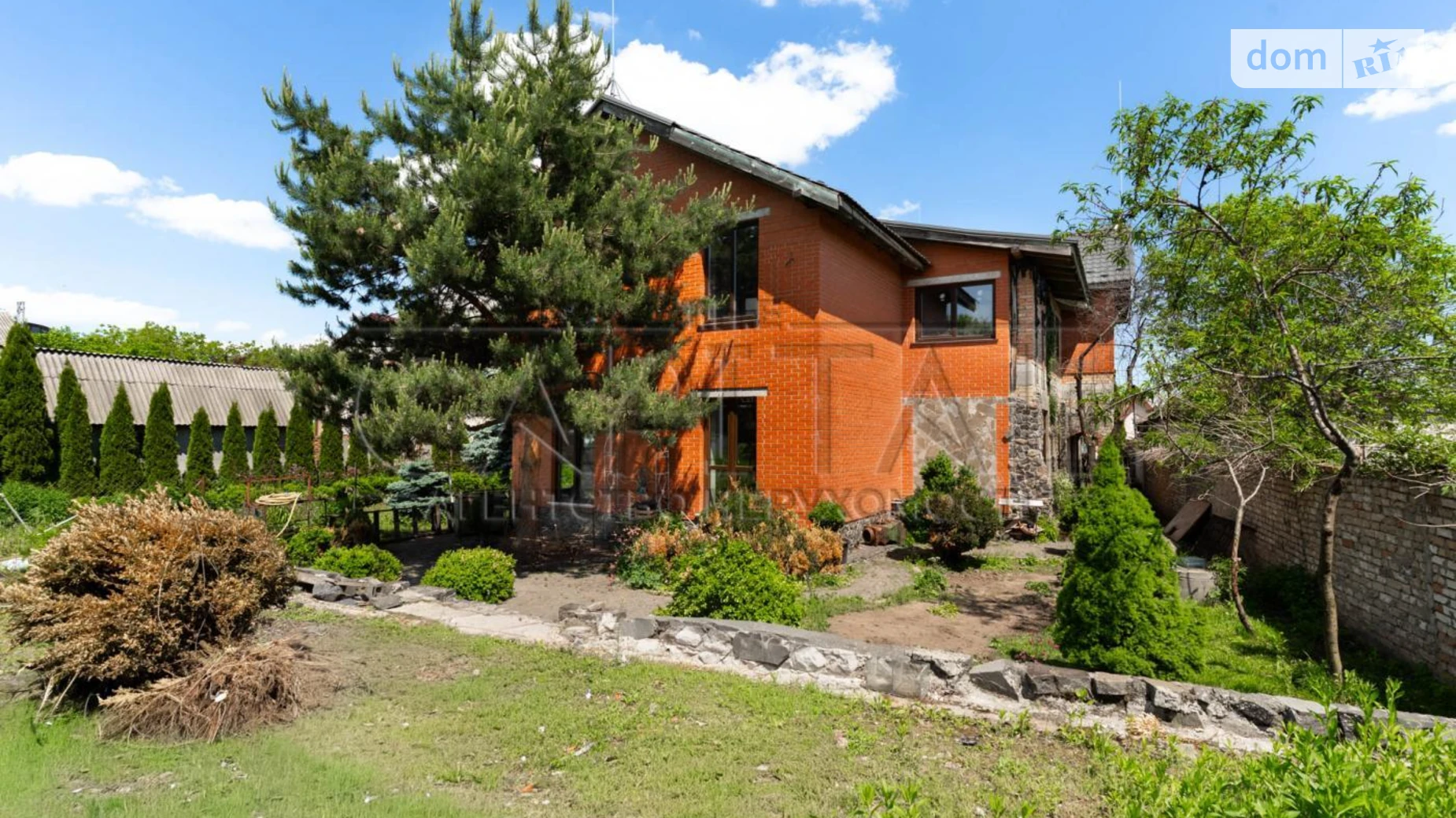 Продается дом на 2 этажа 300 кв. м с мансардой, цена: 130000 $ - фото 2